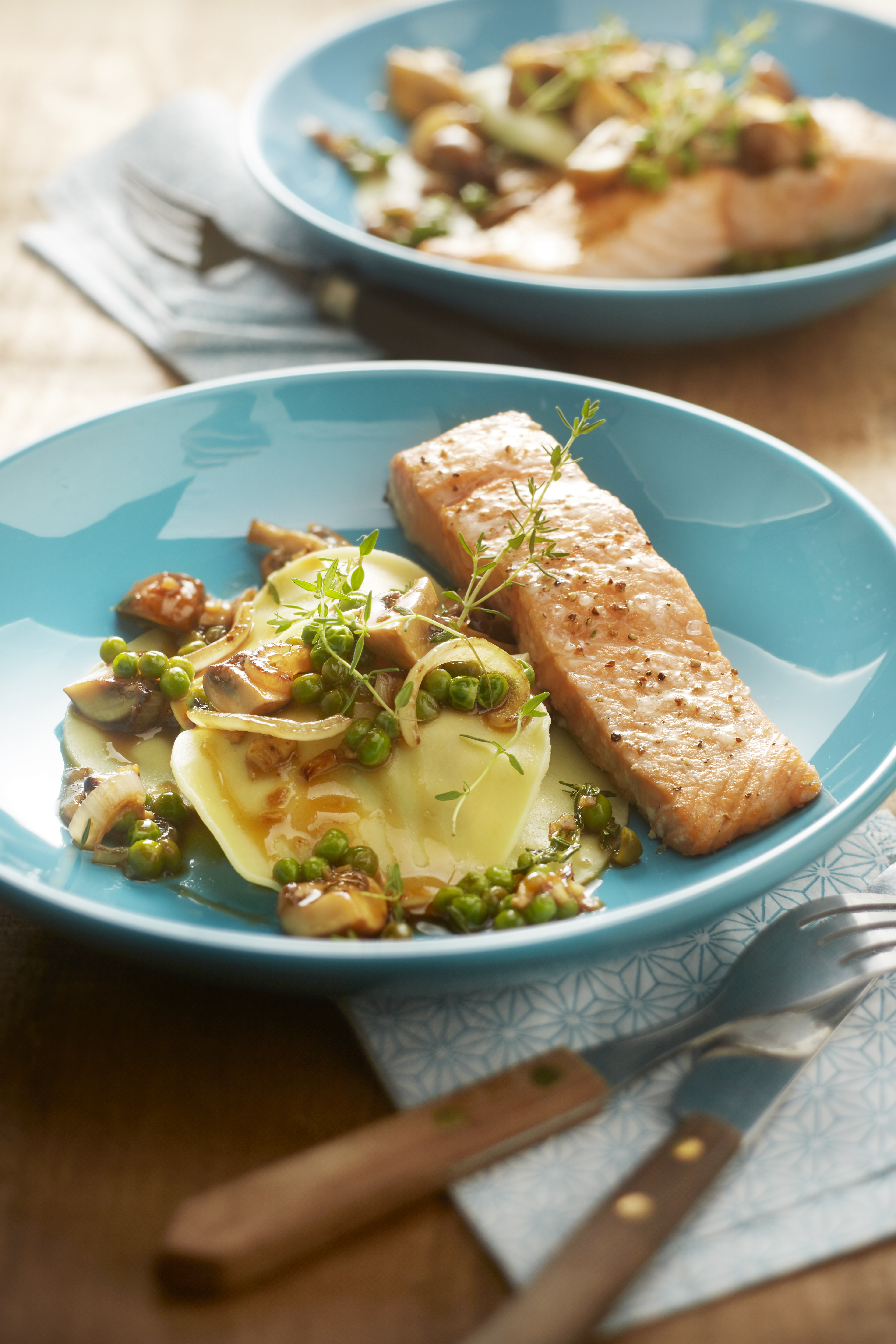 Open ravioli met paddenstoelen en zalm