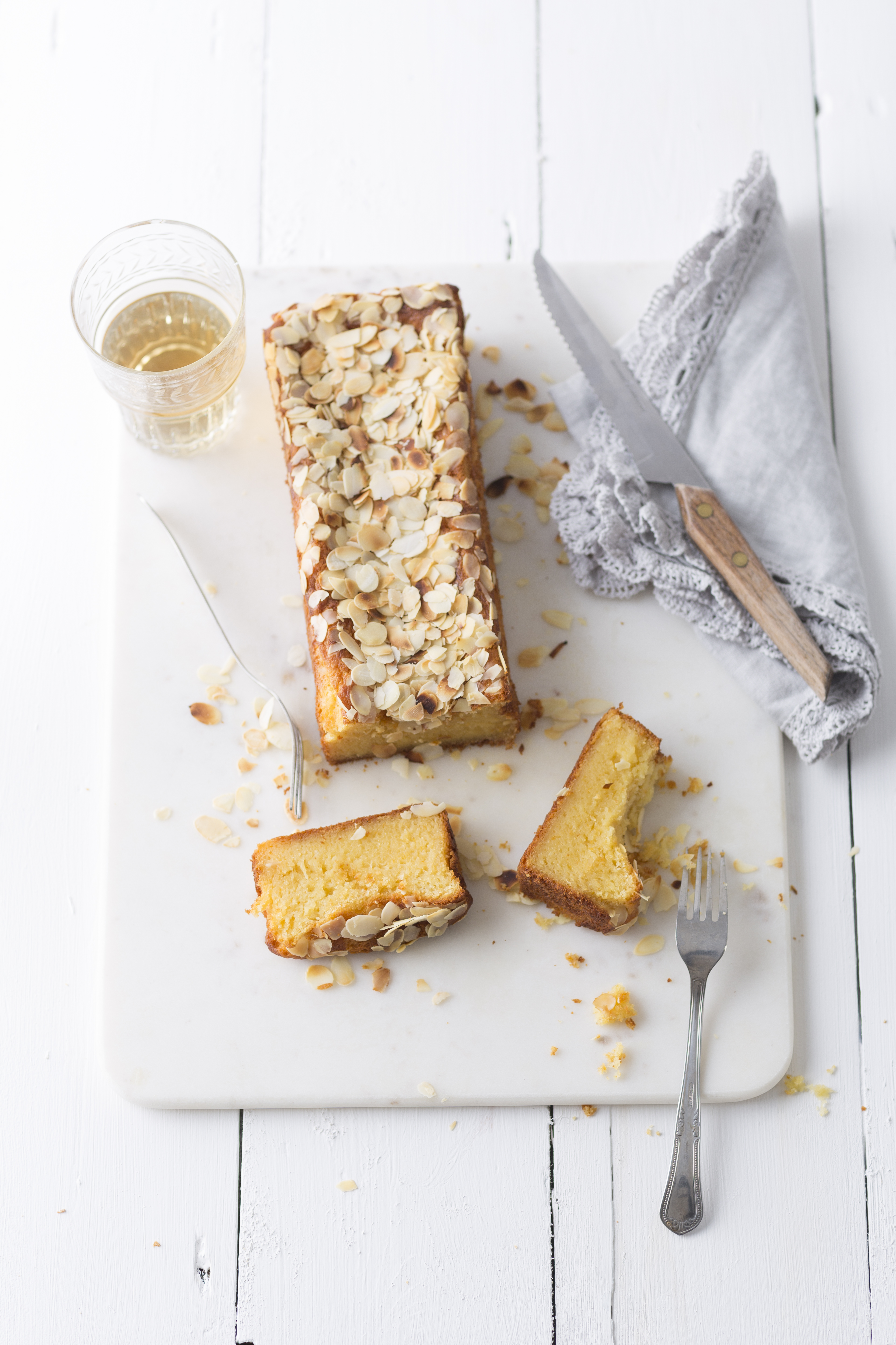 Ricotta-mandarijncake met amandelschaafsel