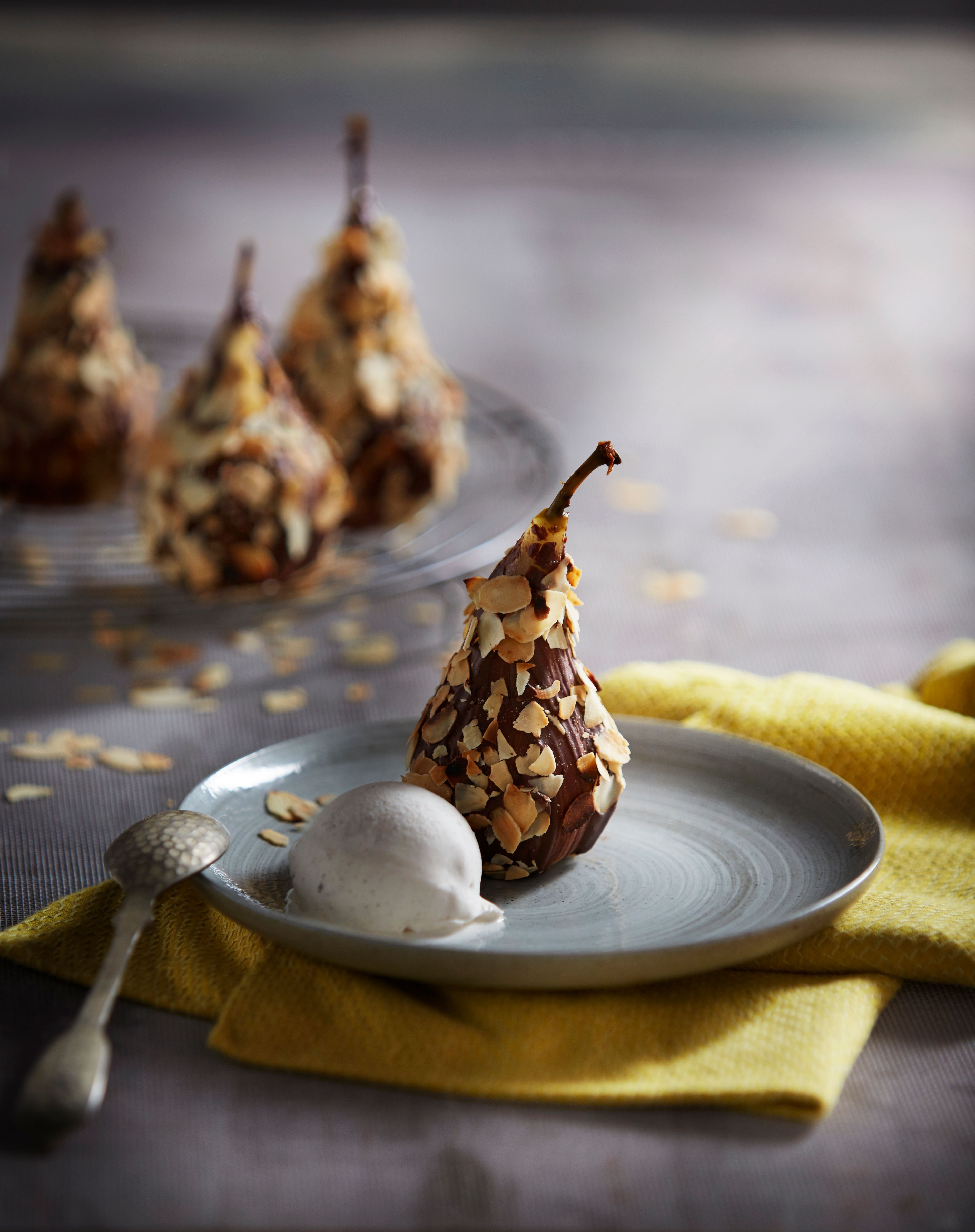 Chocoladeperen met specerijen-ijs