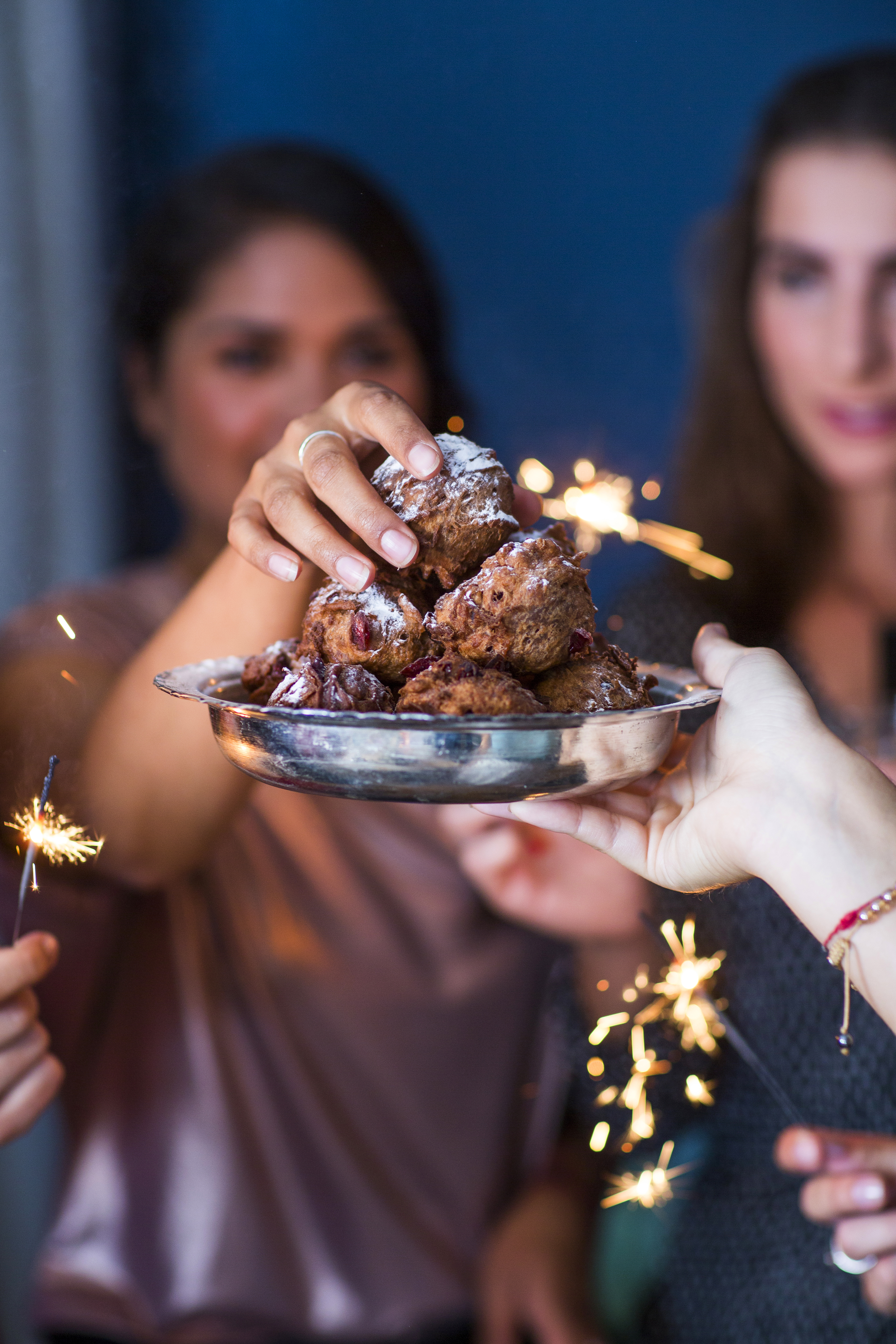 Chocolade-oliebollen met cranberry's