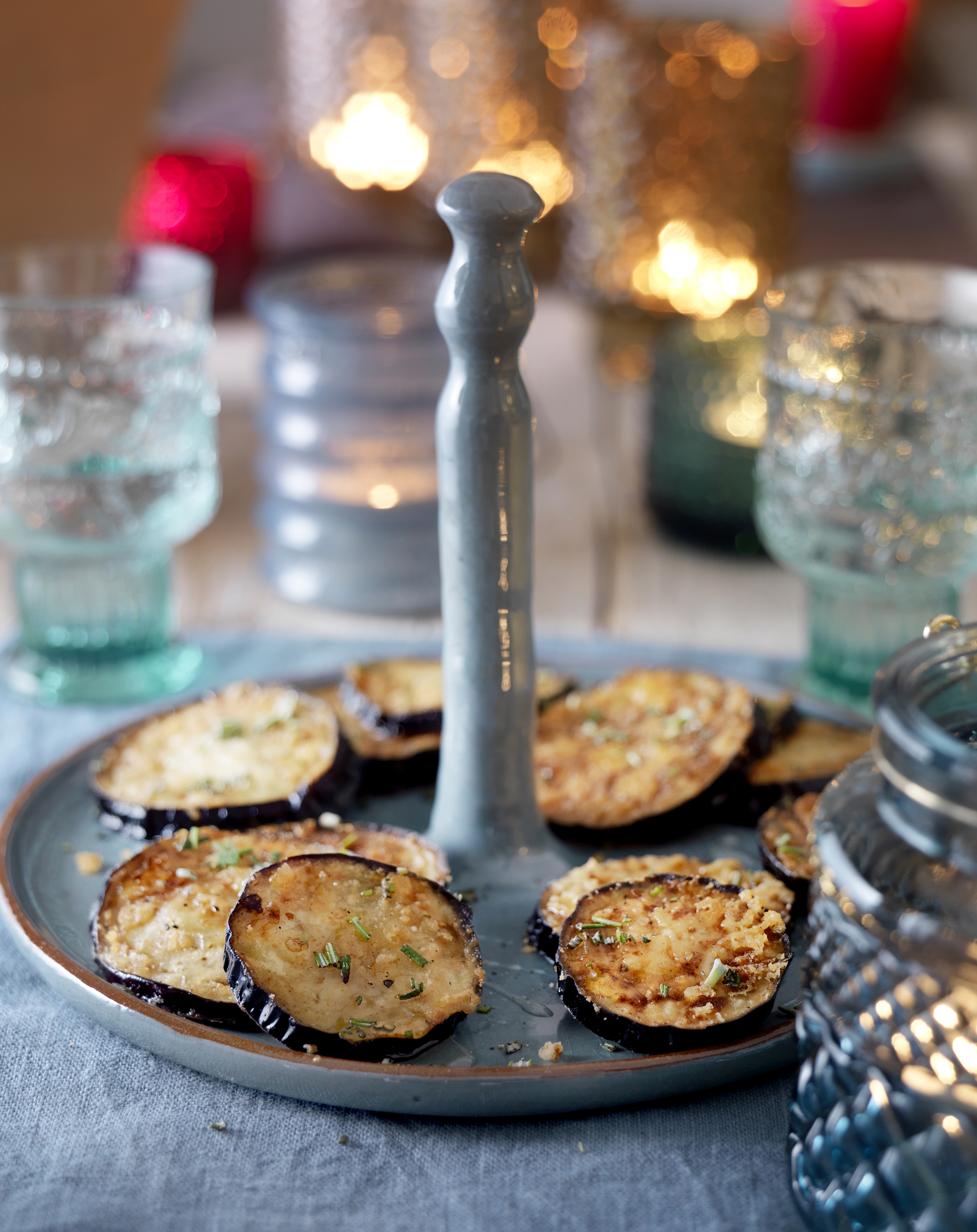 Auberginetempura met Parmezaanse kaas en honing