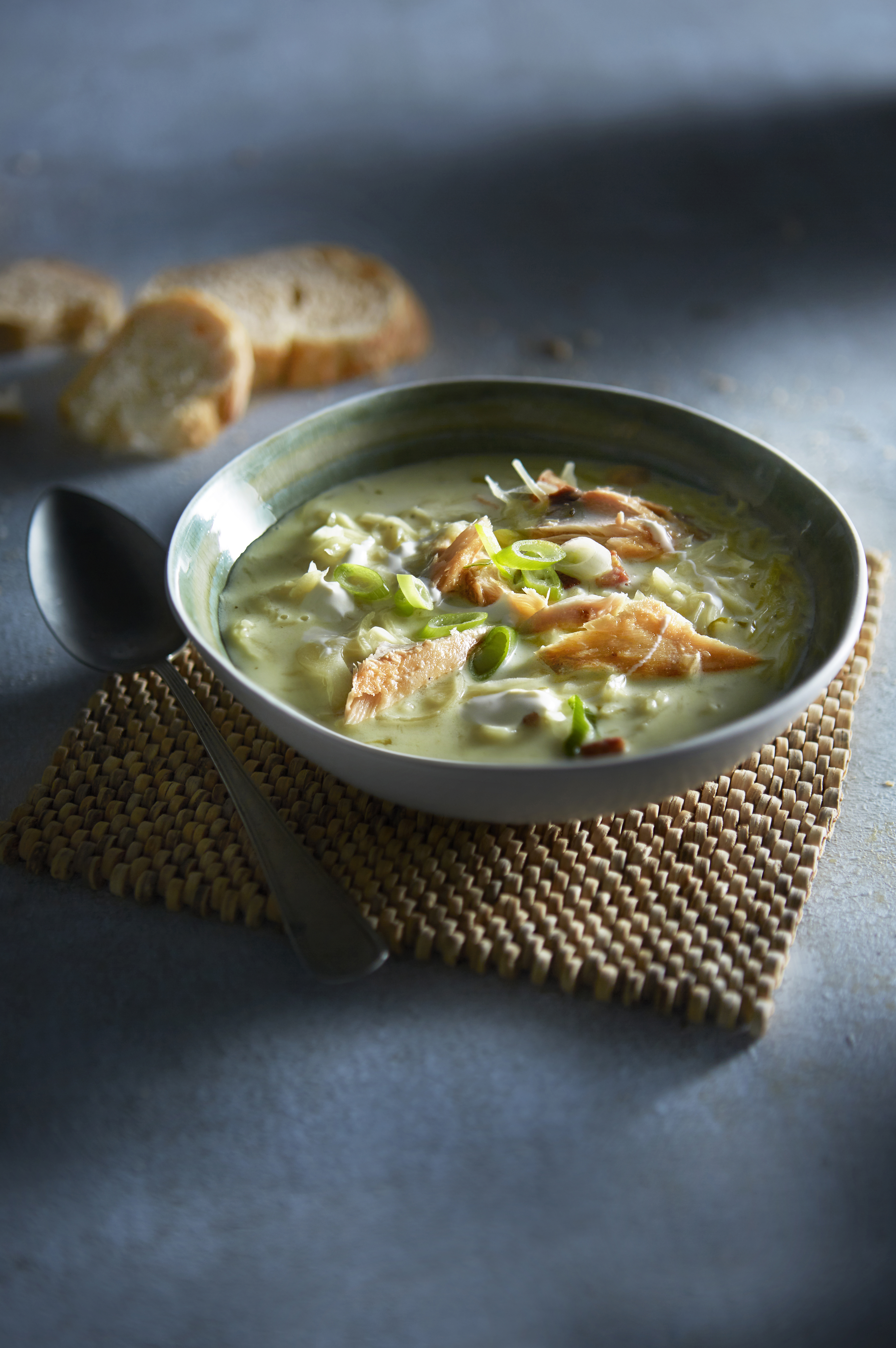 Zuurkoolsoep met gerookte makreel