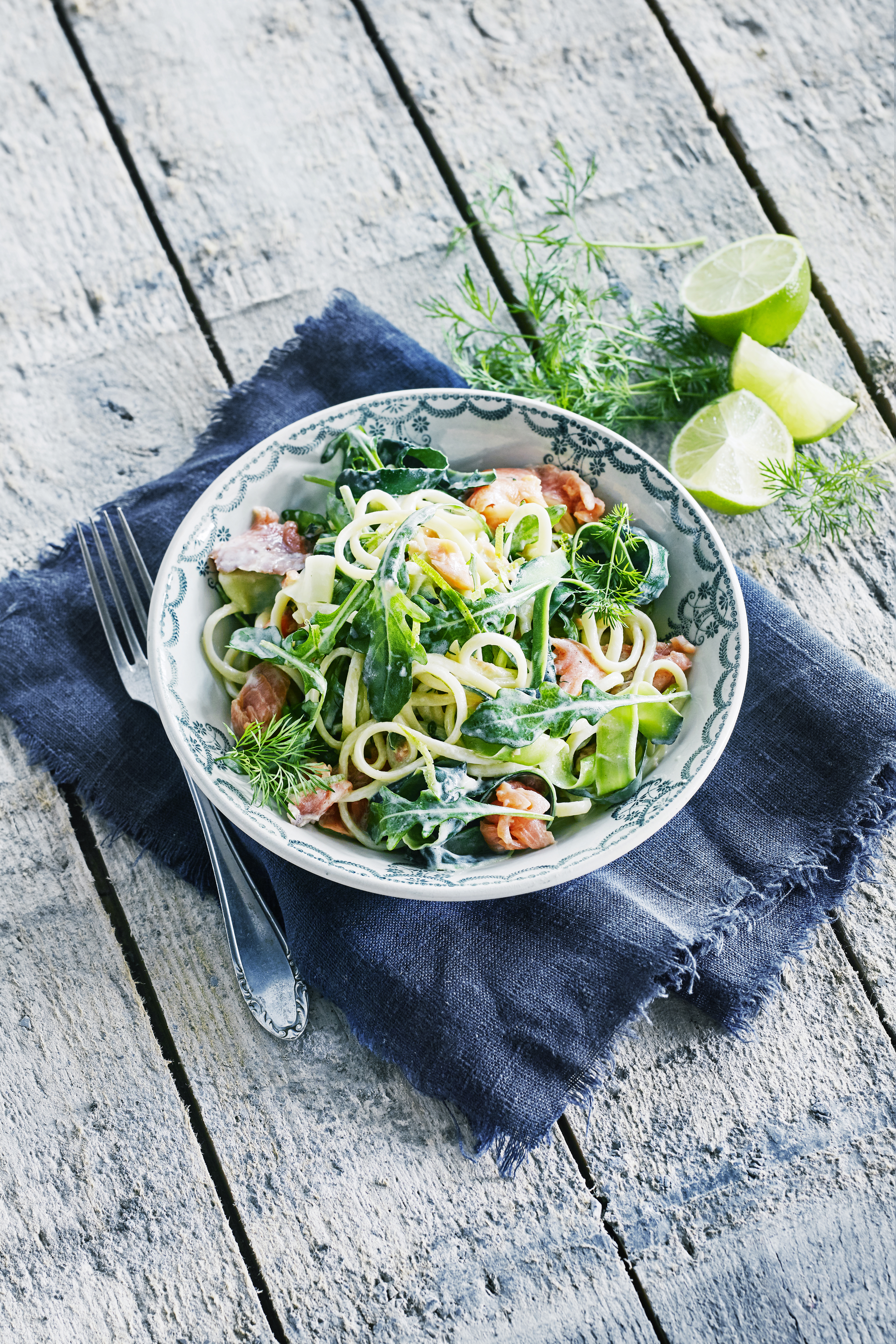 Linguine met courgette, zalm en citroen