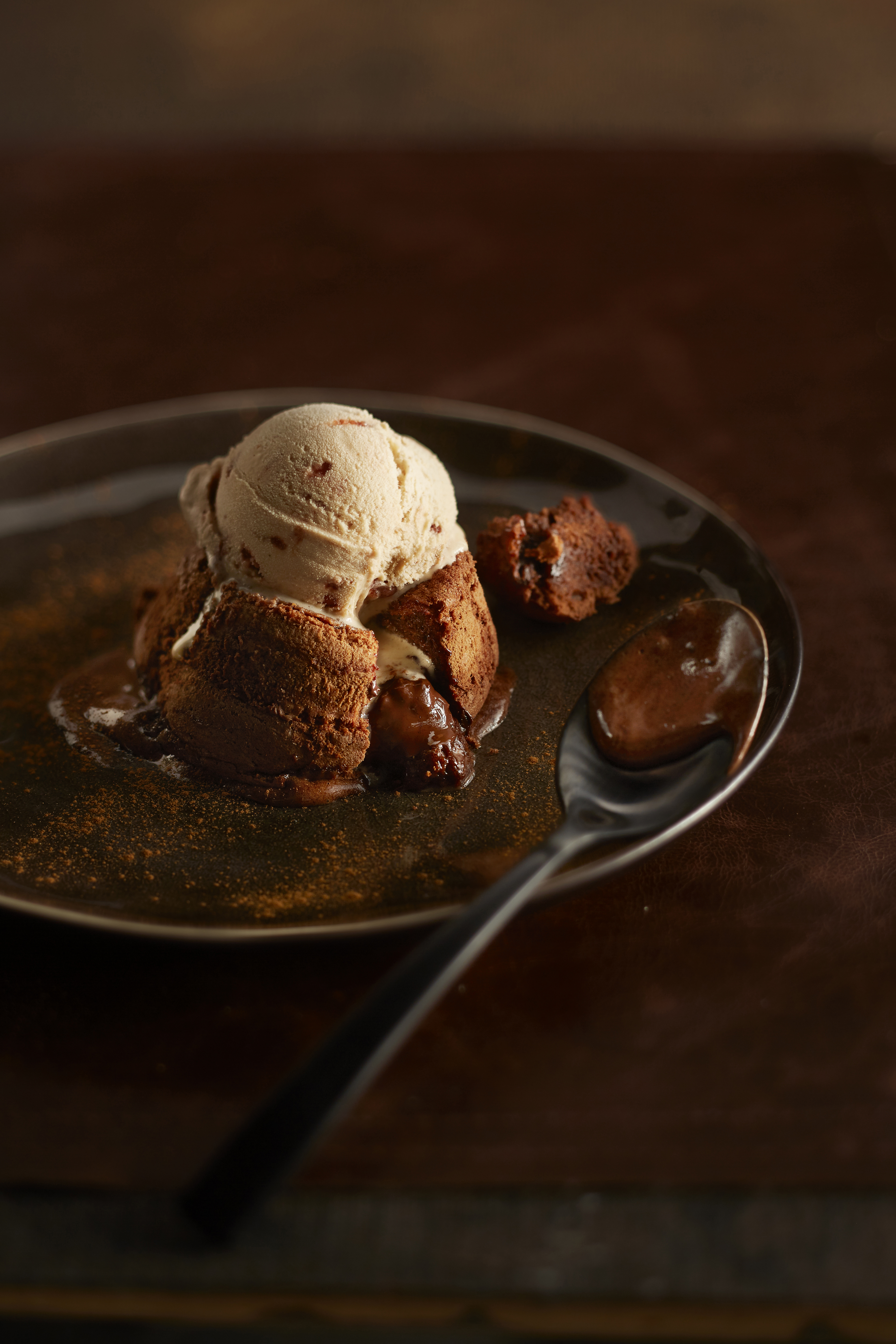 Lavacakejes met kaneelijs