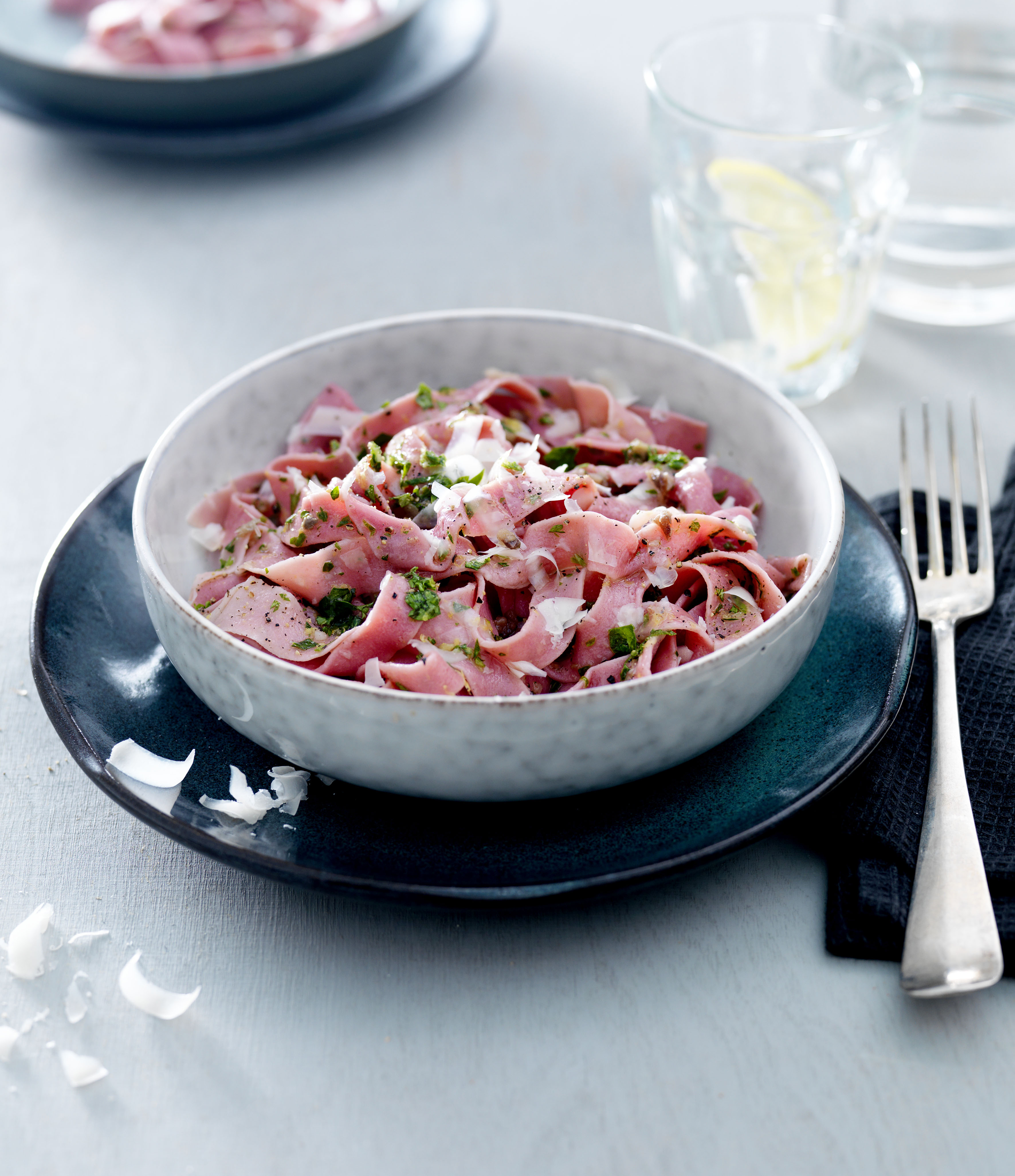 Bietentagliatelle met ansjovis-gremolata