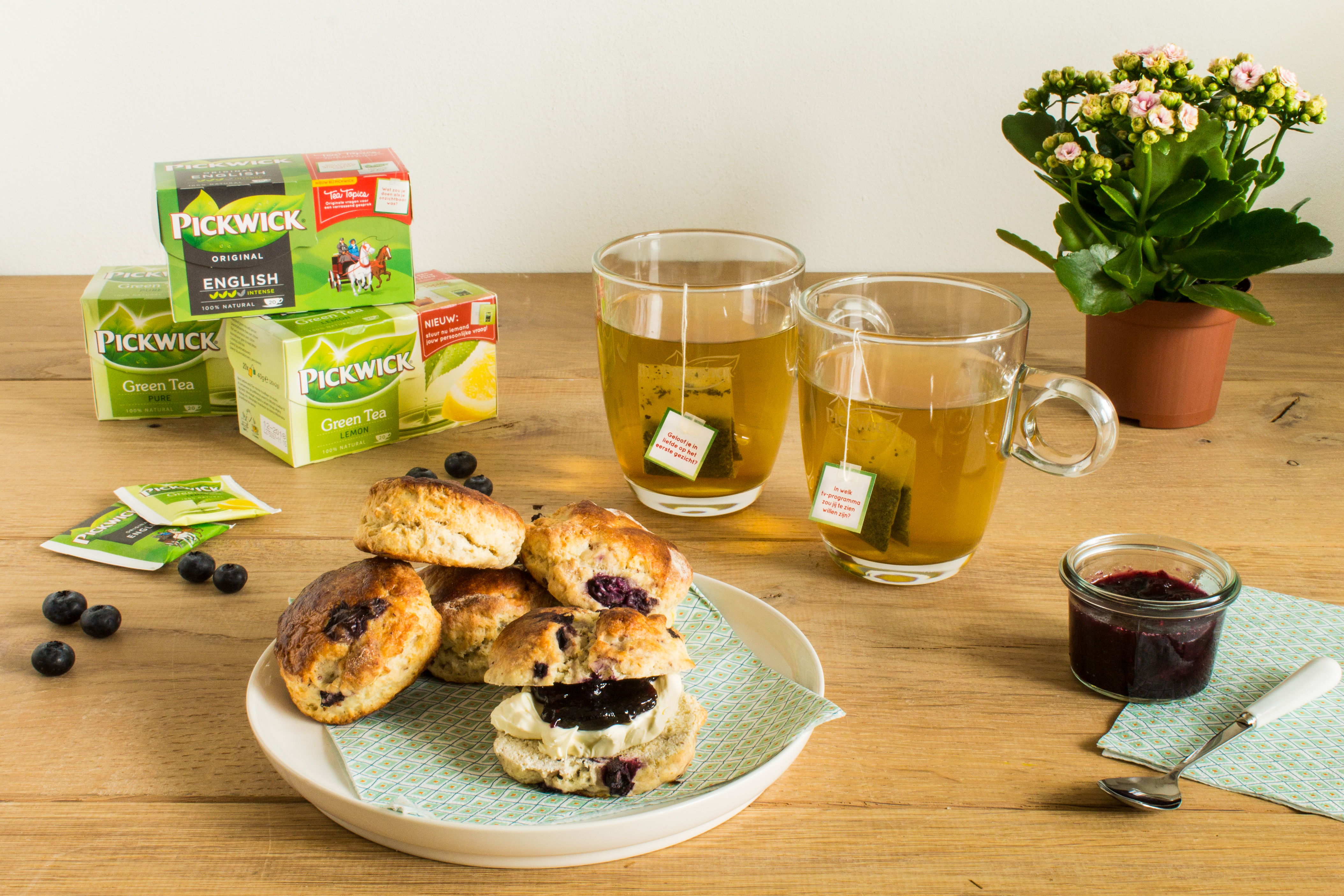 Scones met bosbessen en citroen