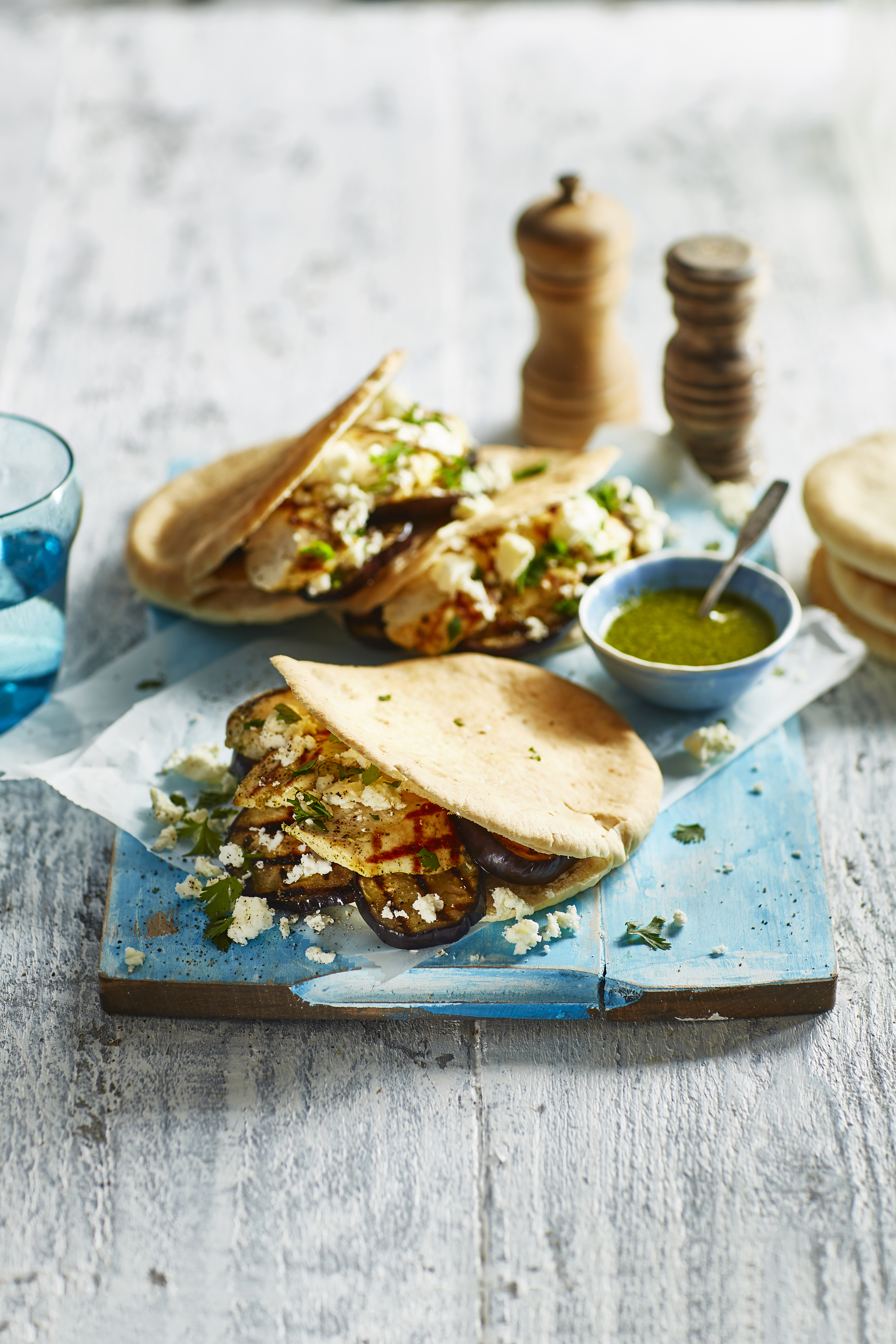 Pita's met kip, gegrilde aubergine en feta