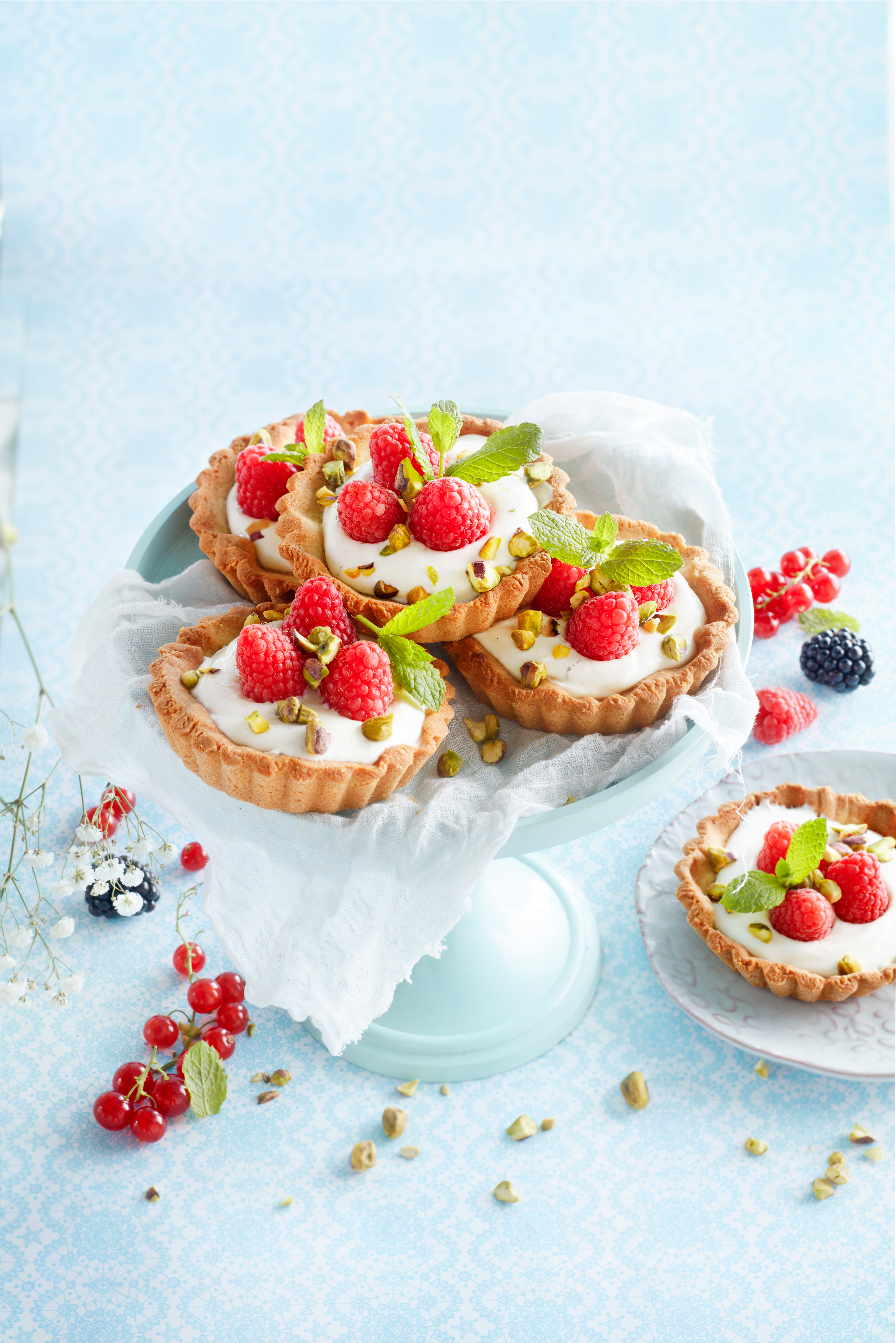 Frambozentaartjes met pistache