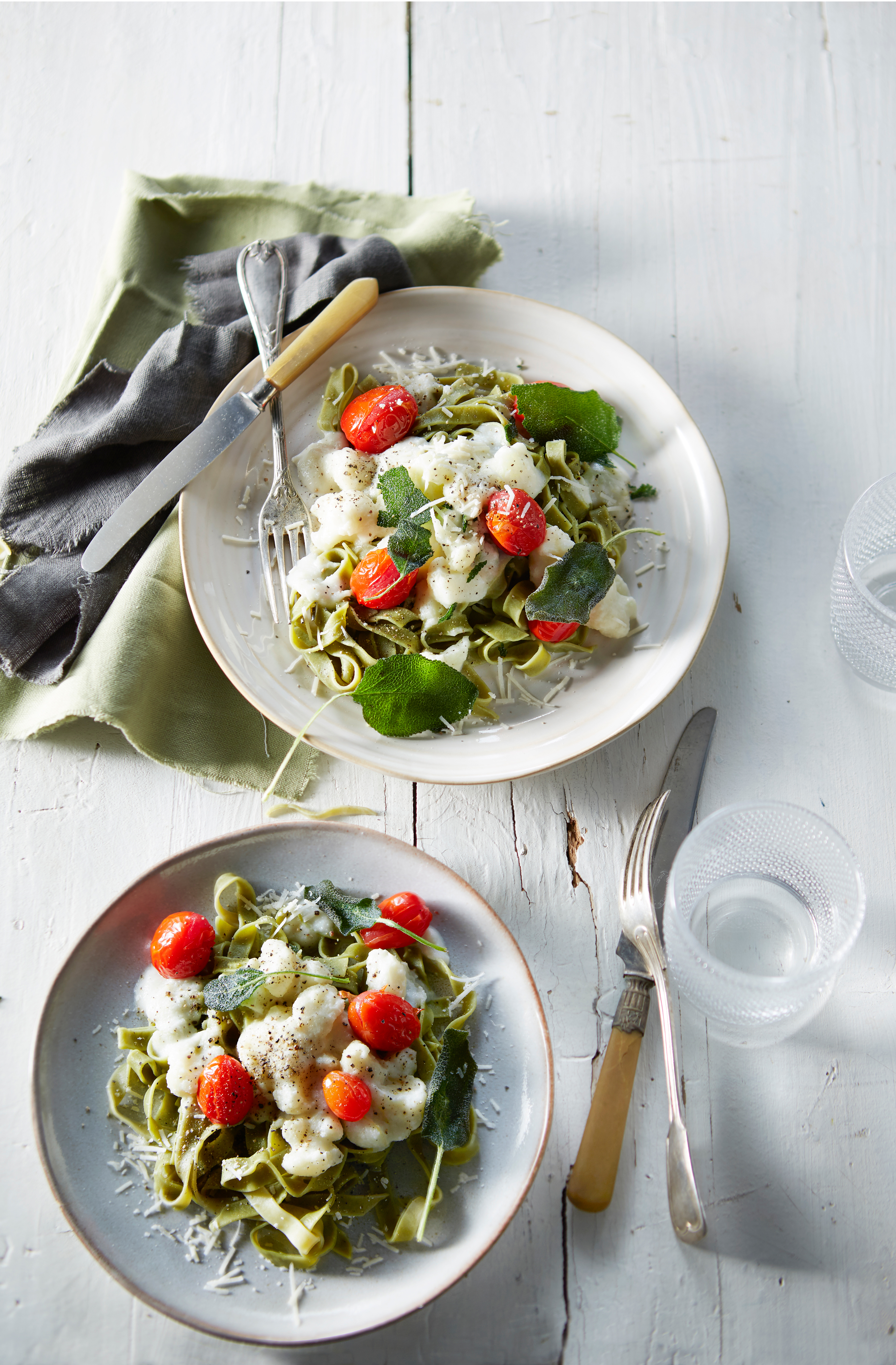 Tagliatelle met bloemkool en salie
