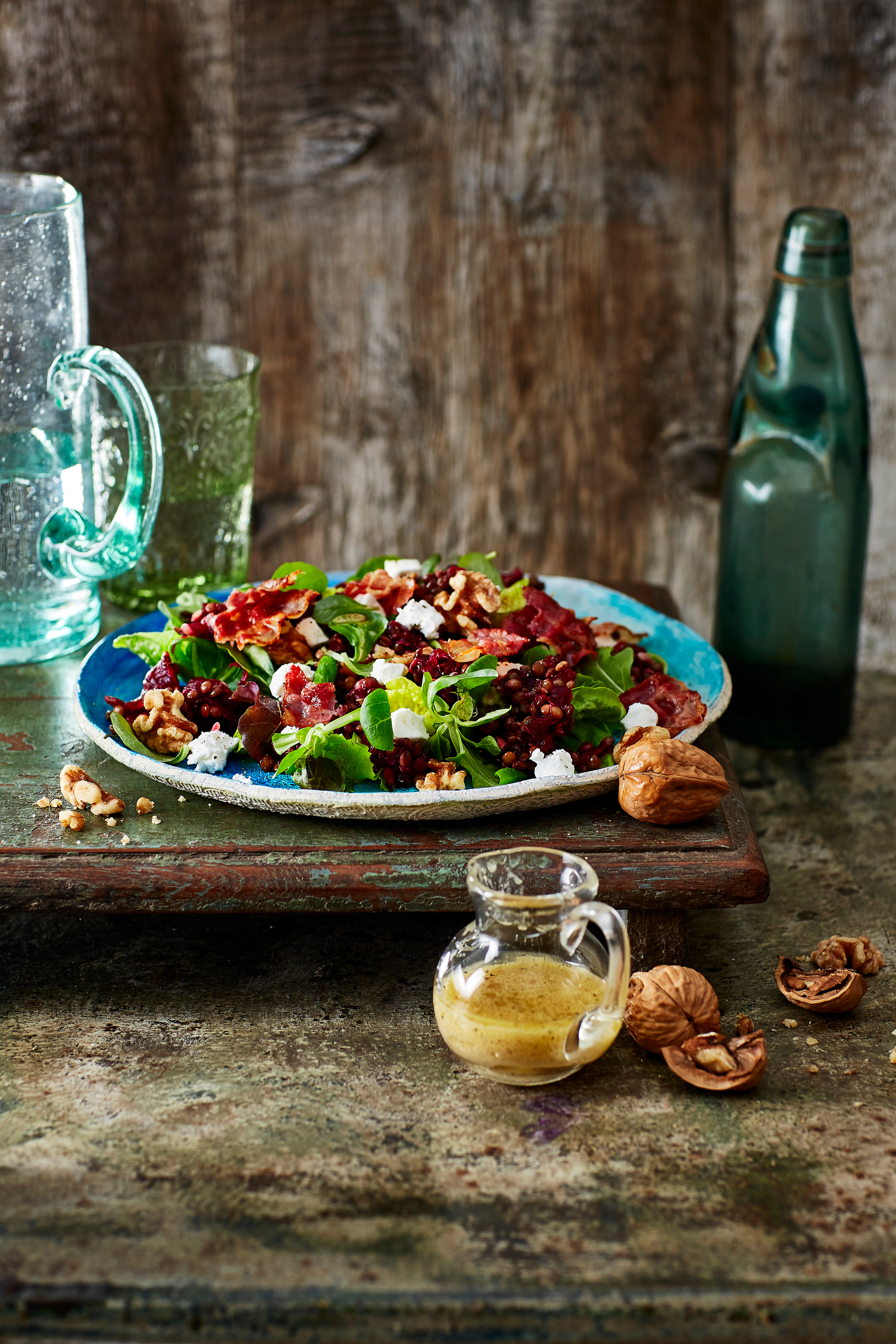 Linzensalade met bietjes, geitenkaas en geroosterd spek