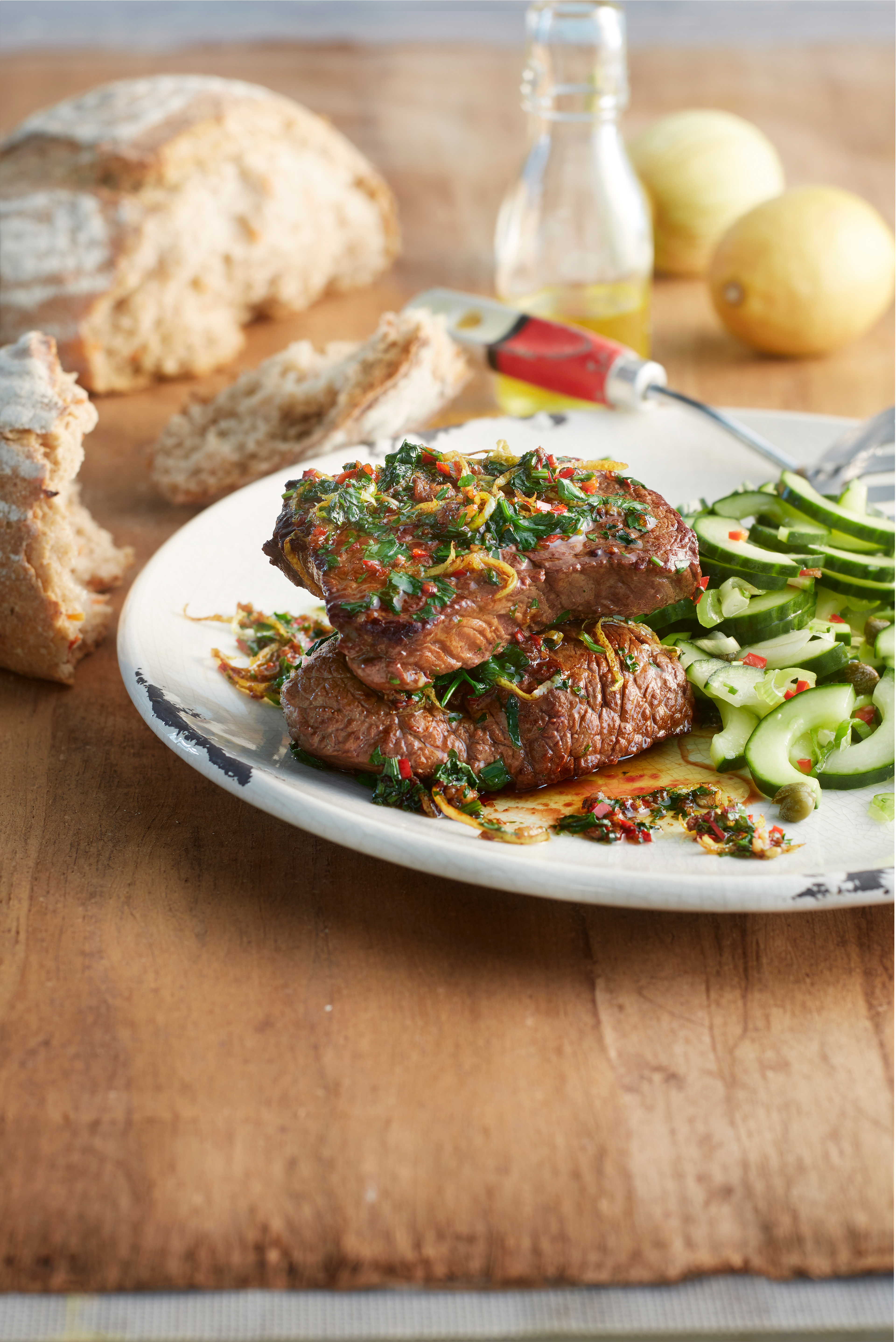 Bistecca met knoflook en citroen