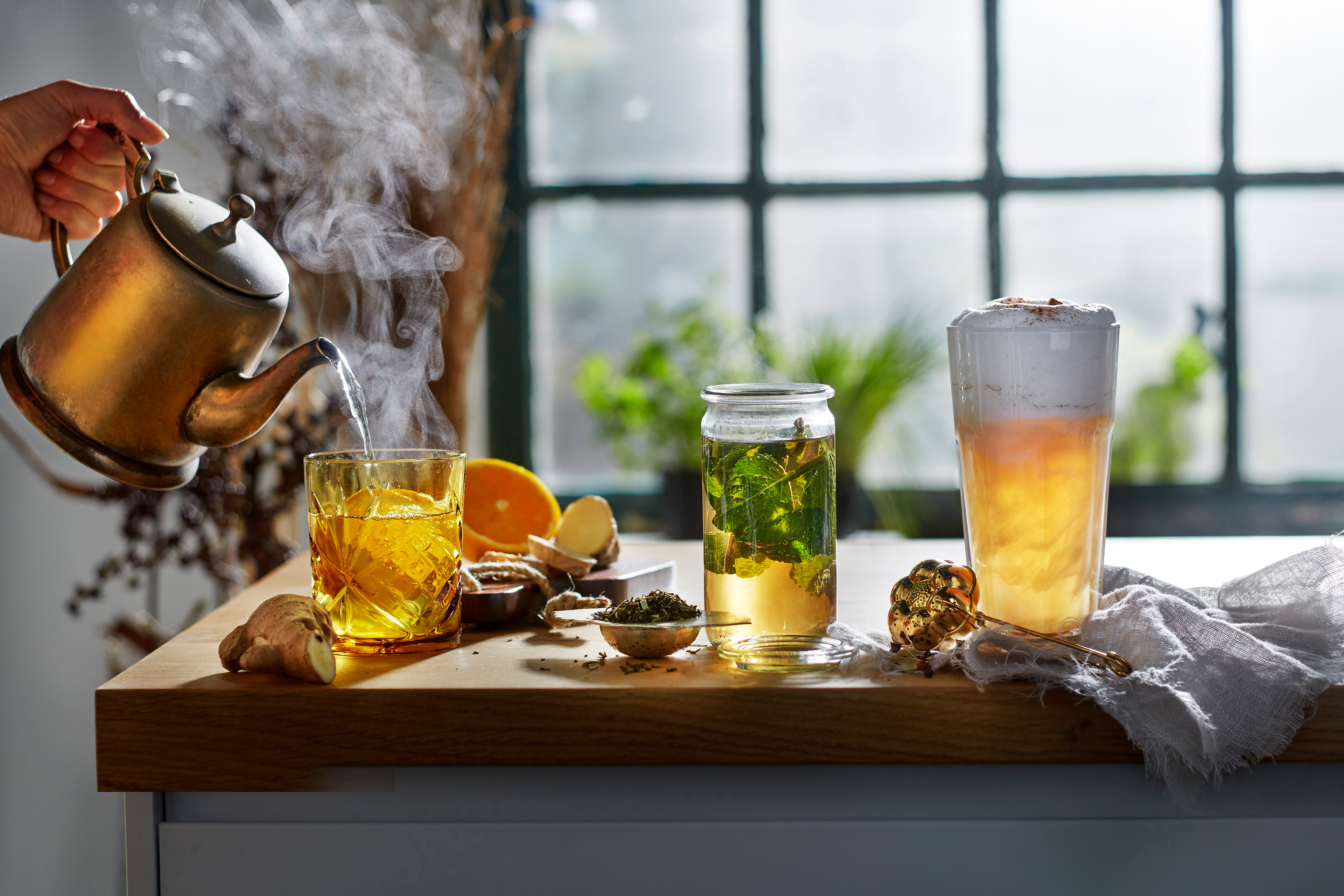 Chai met schuimige amandelmelk