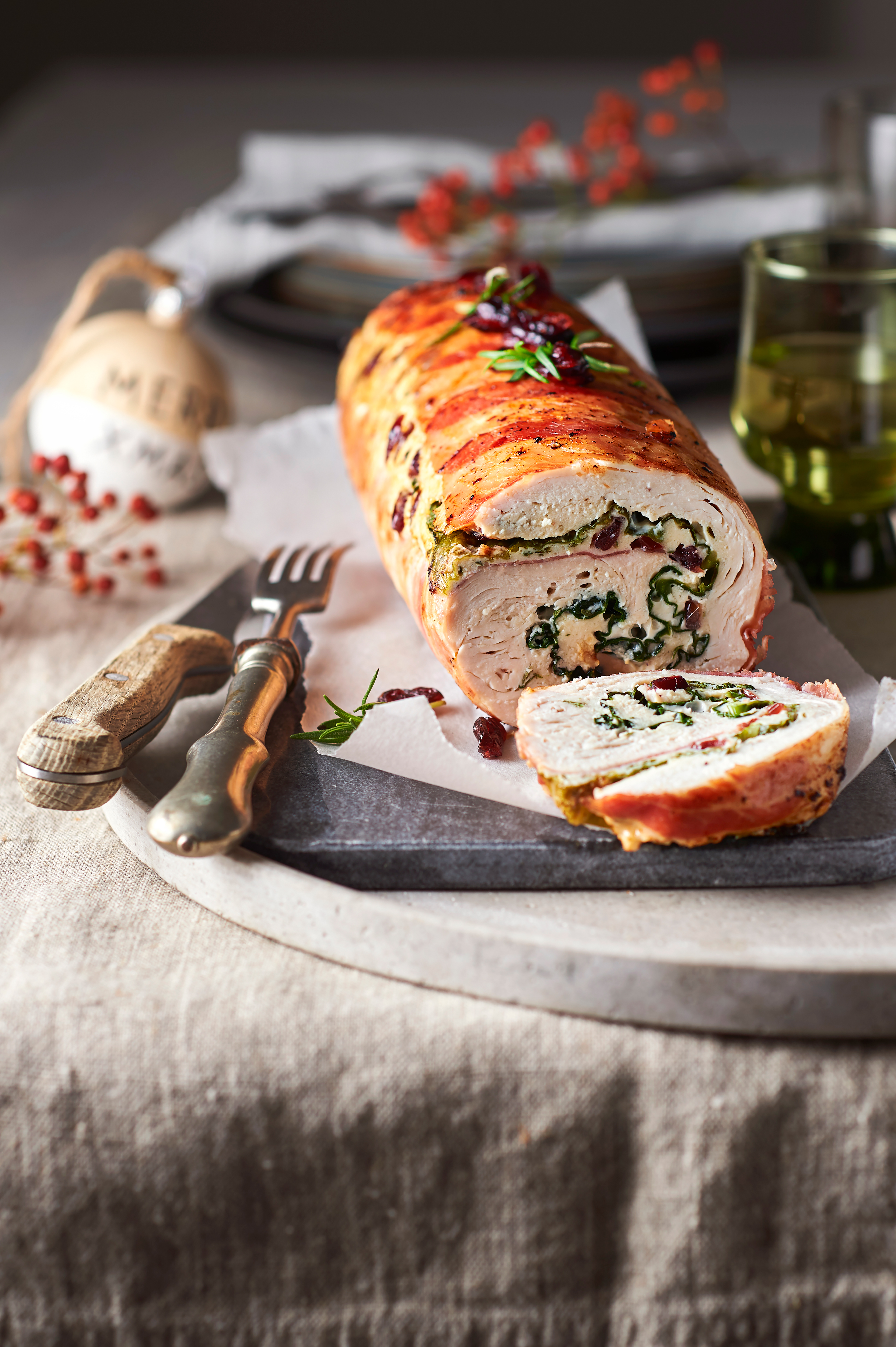 Rouleaux van kip met cranberrysalsa