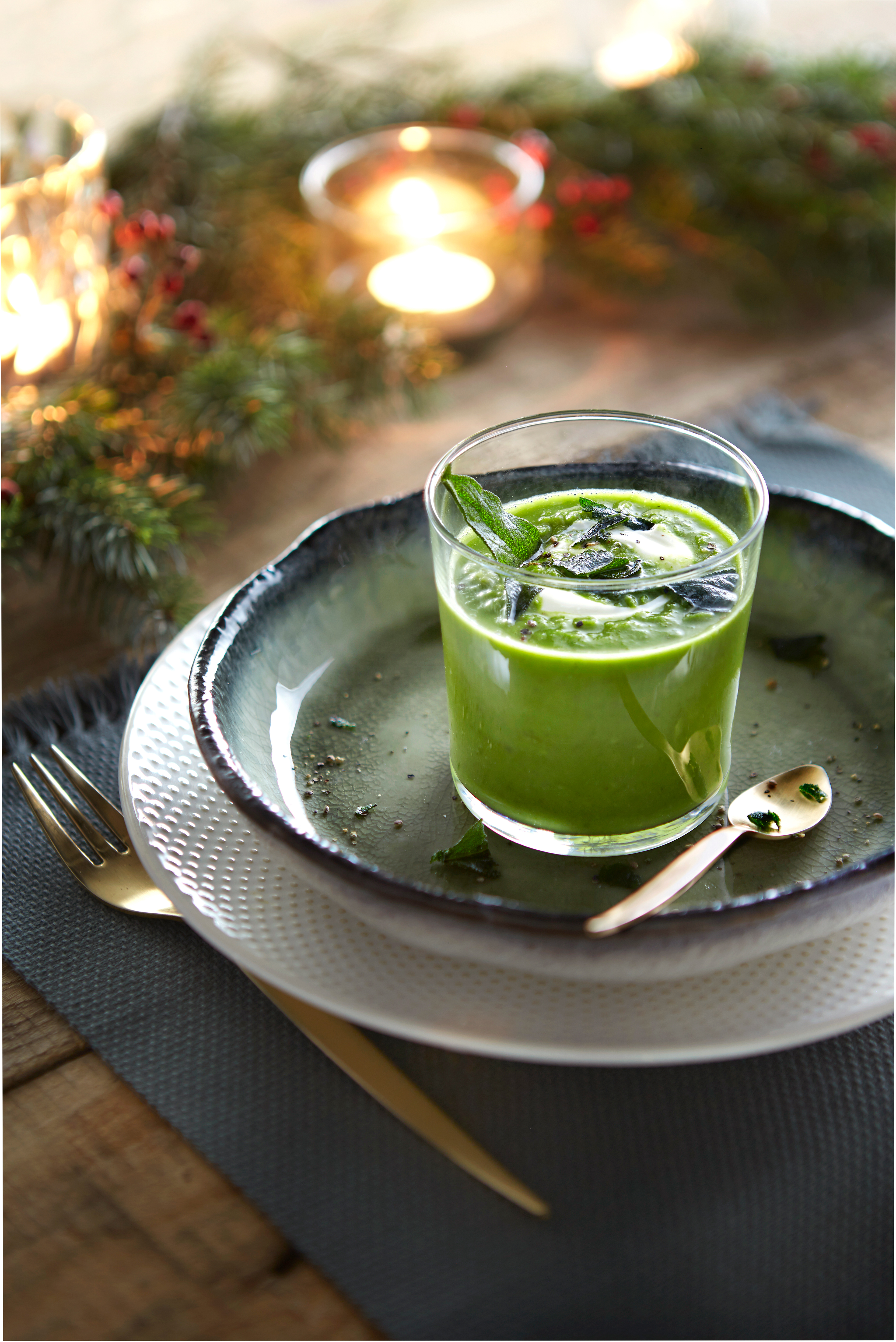 Doperwt-saliesoep met bacon