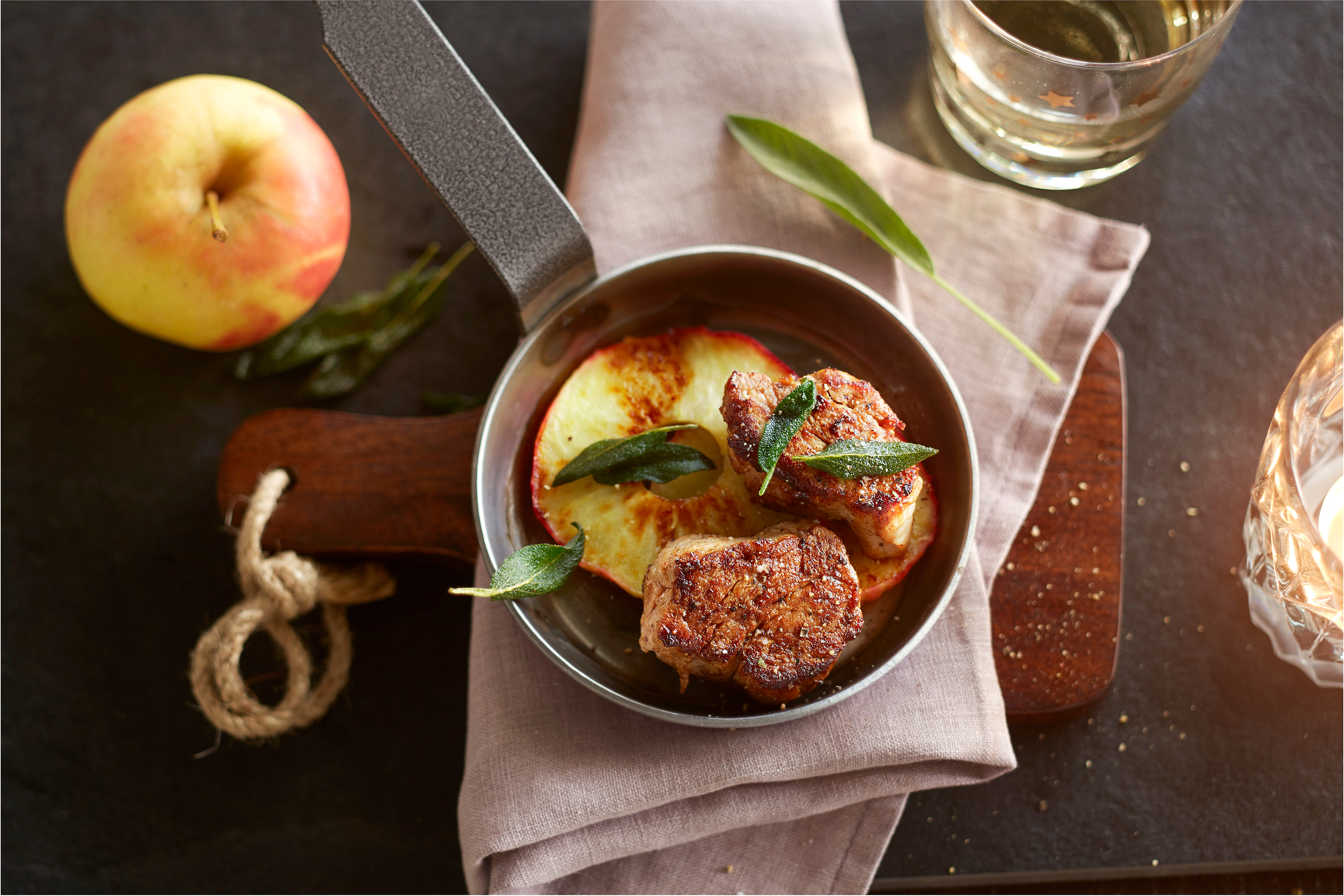 Varkenshaasje met appel en honing