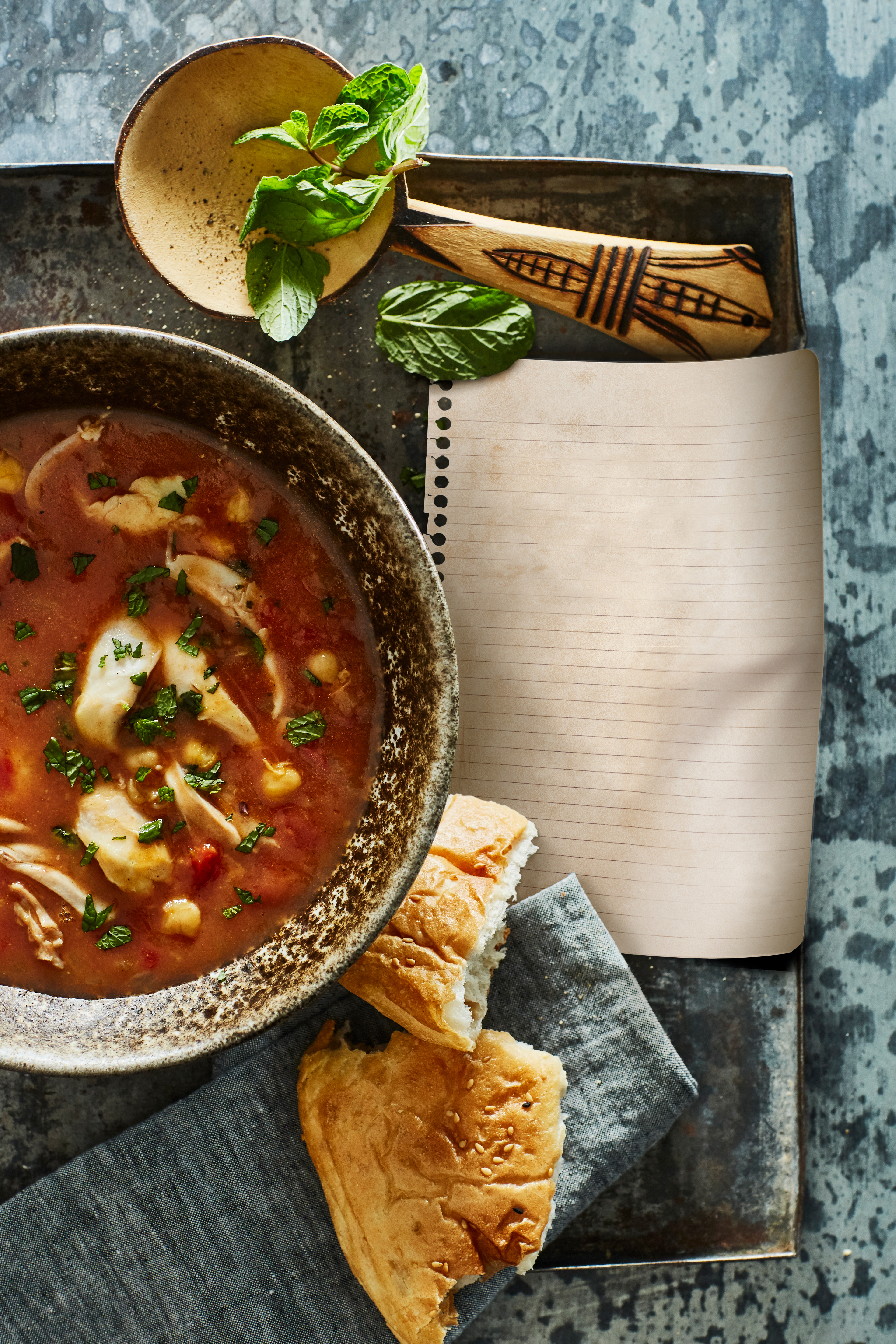 Arabische kippensoep met kikkererwten en komijn