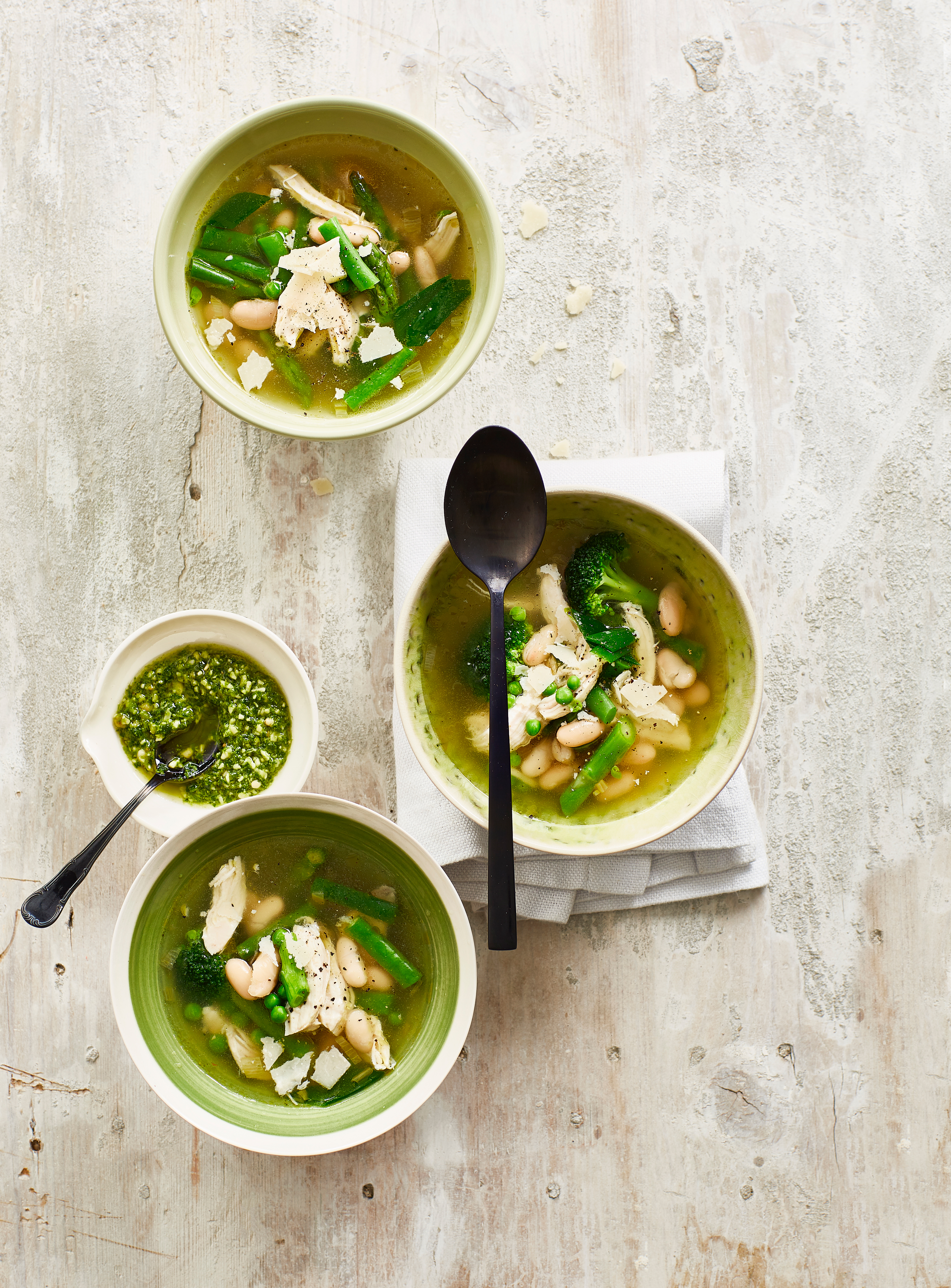 Minestrone met gepocheerde kip