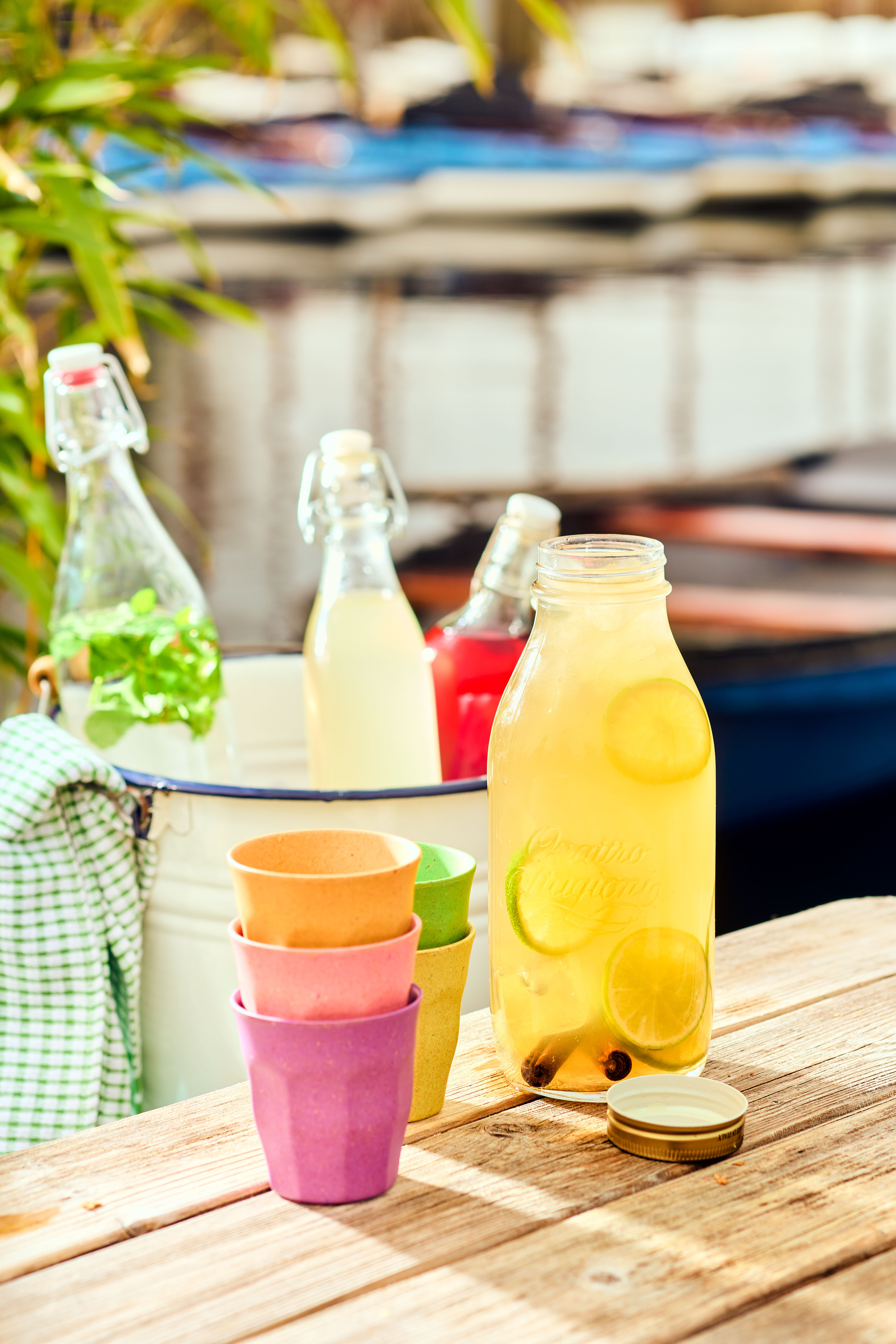 Groene ijsthee met honing en limoen