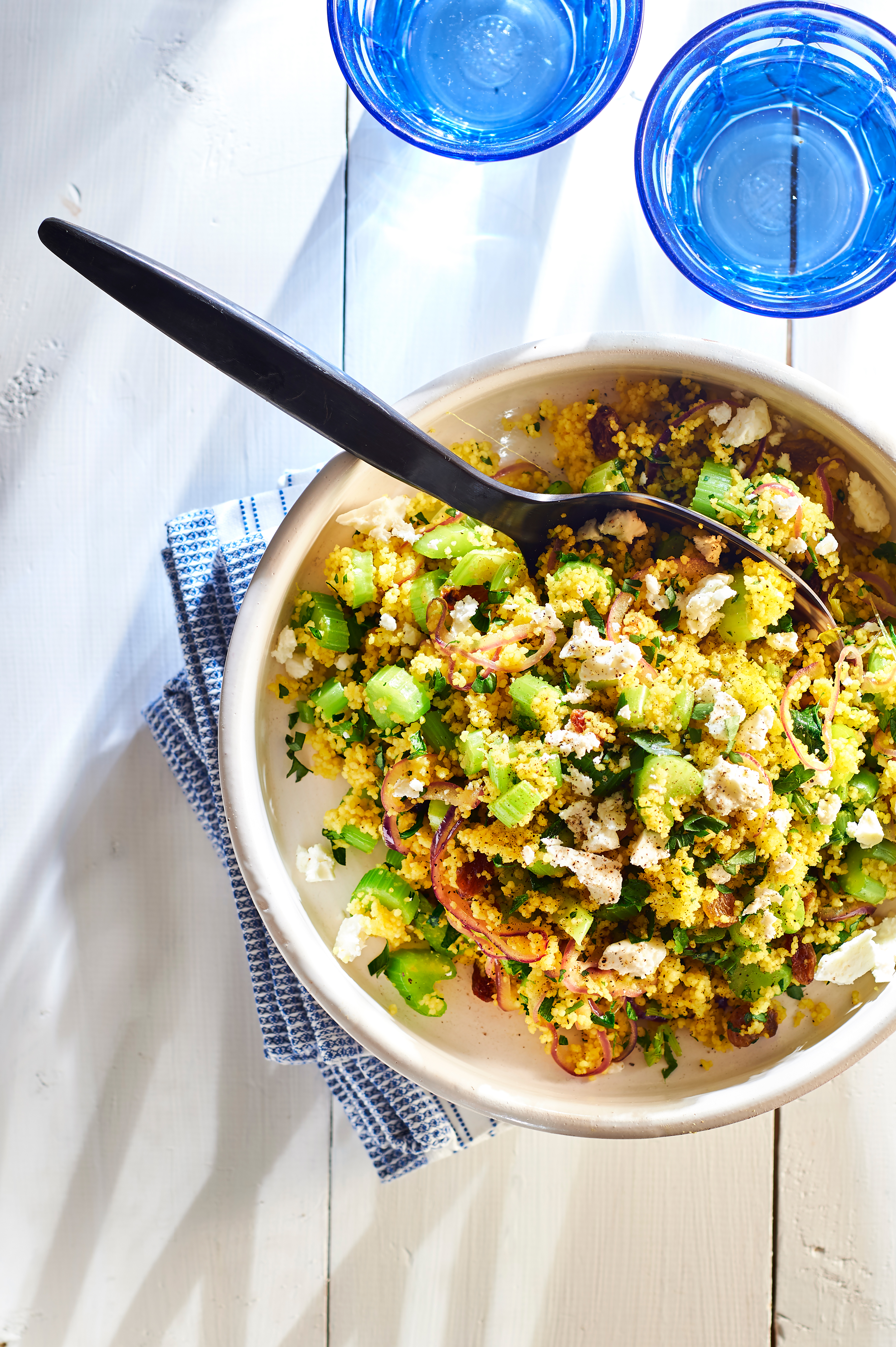 Couscous met bleekselderij en rozijnen