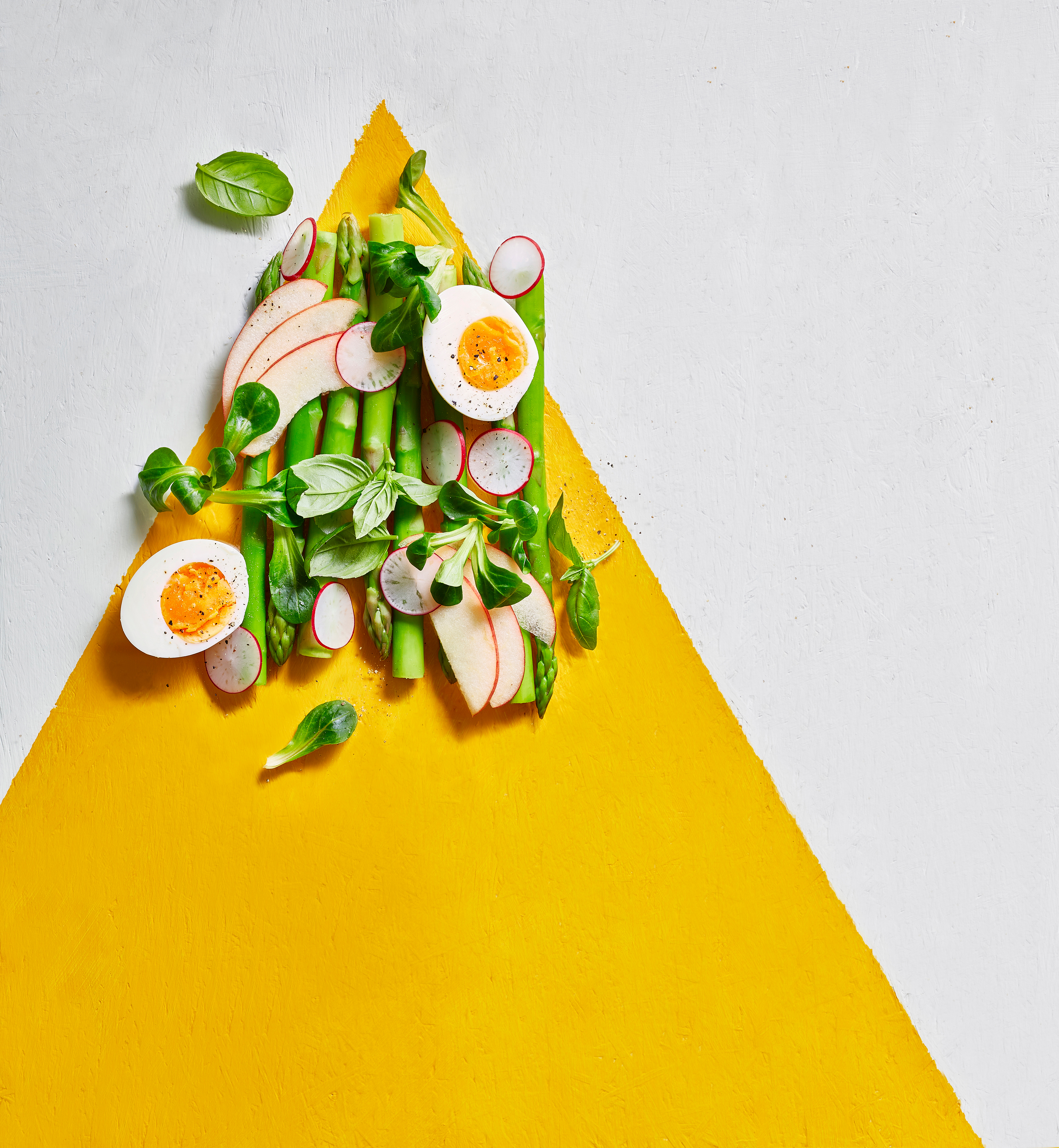 Lentesalade met groene asperges