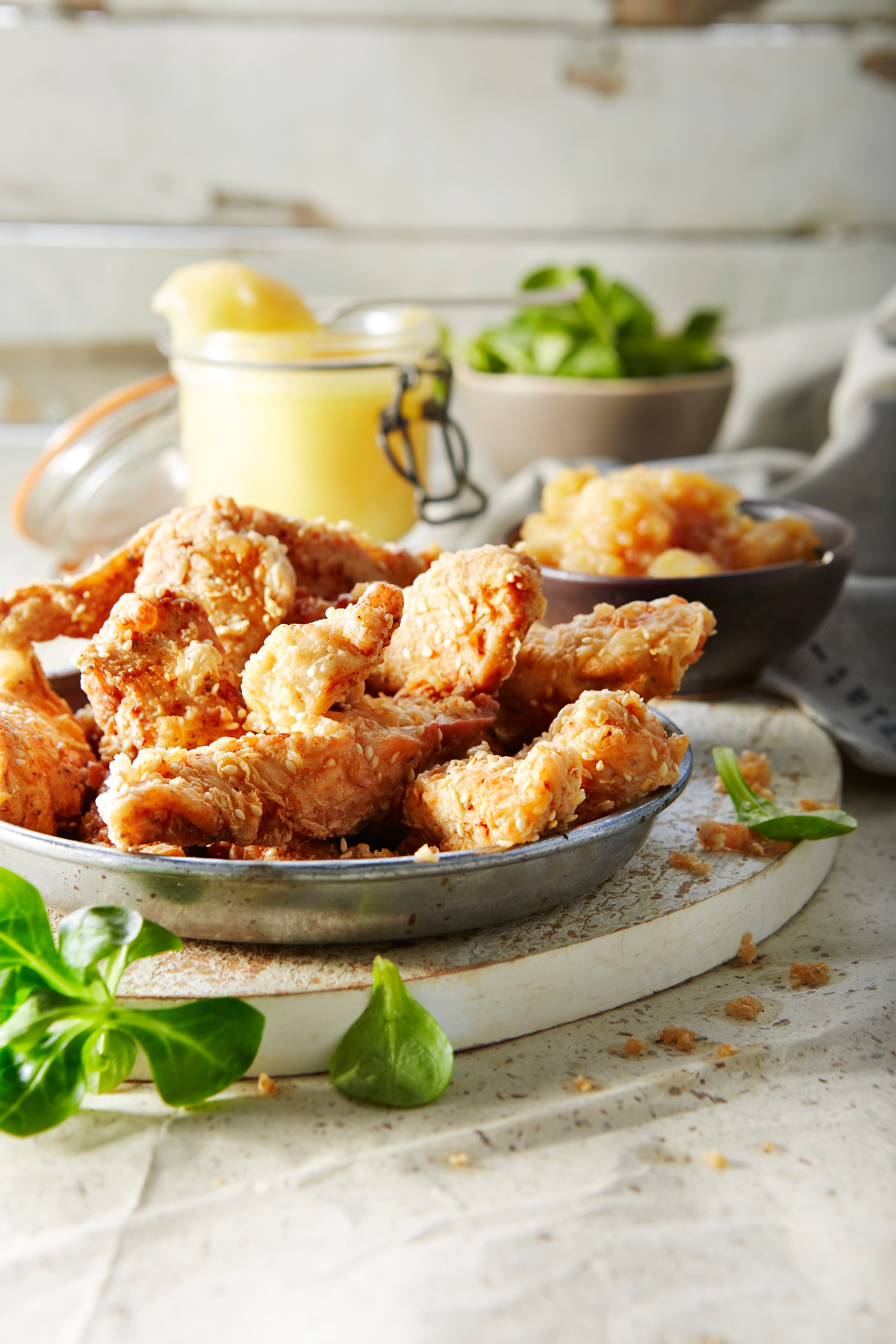 Crunchy kip met apple sauce