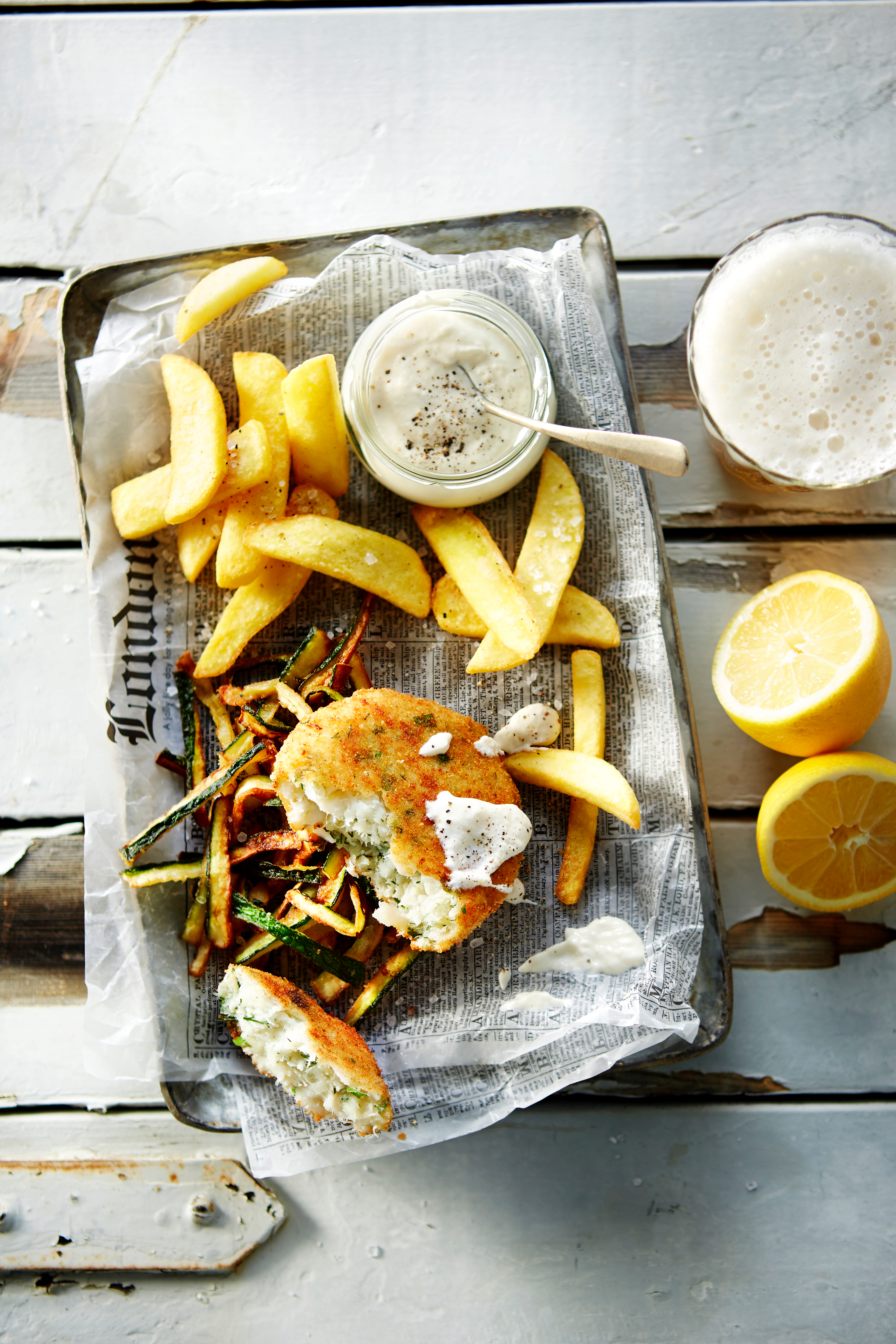 Viskoekjes met gefrituurde courgette en mierikswortelsaus