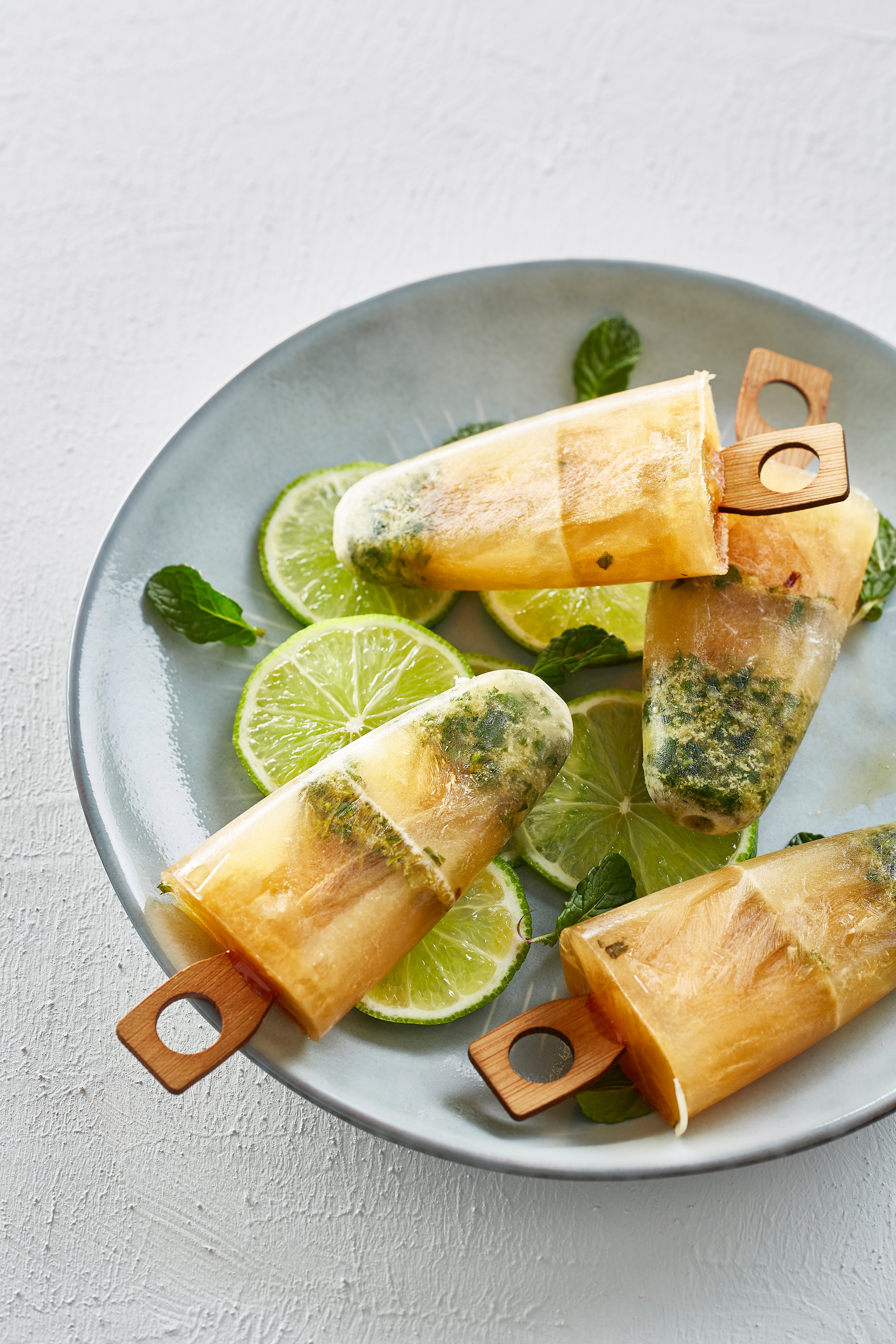 Groene thee-limoenijsjes