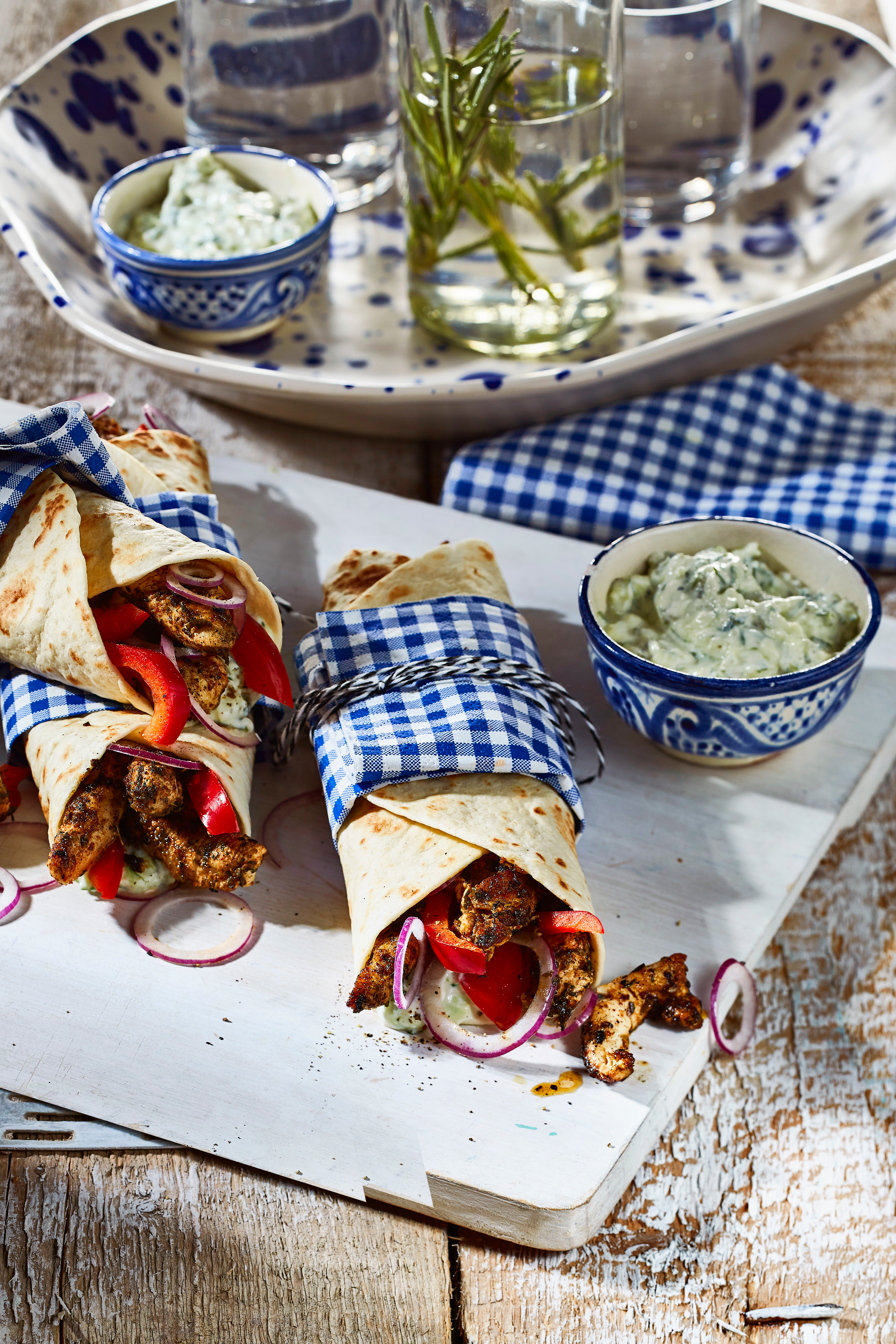 Kip-gyros met tzatziki