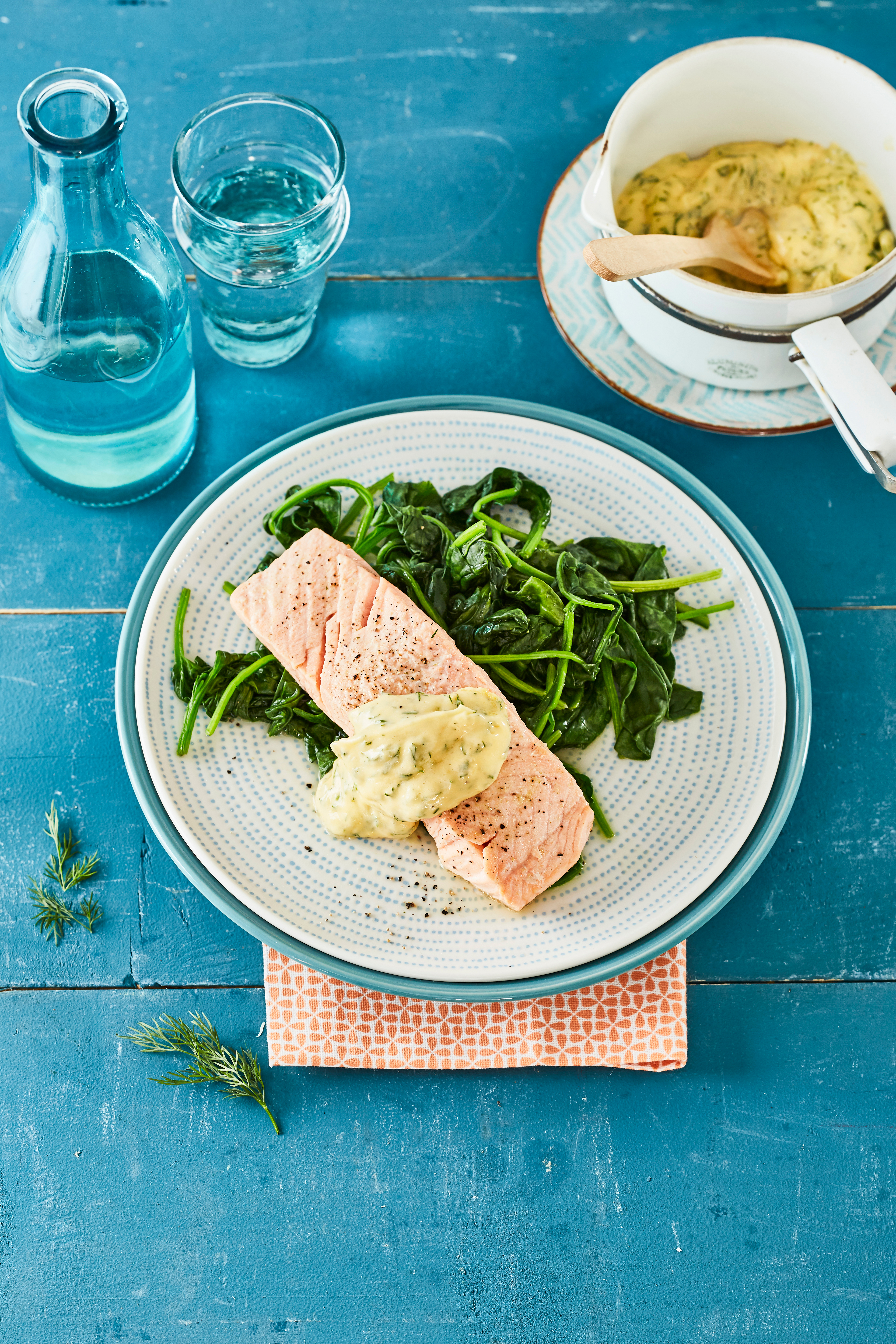 Gepocheerde zalm met luchtige hollandaisesaus