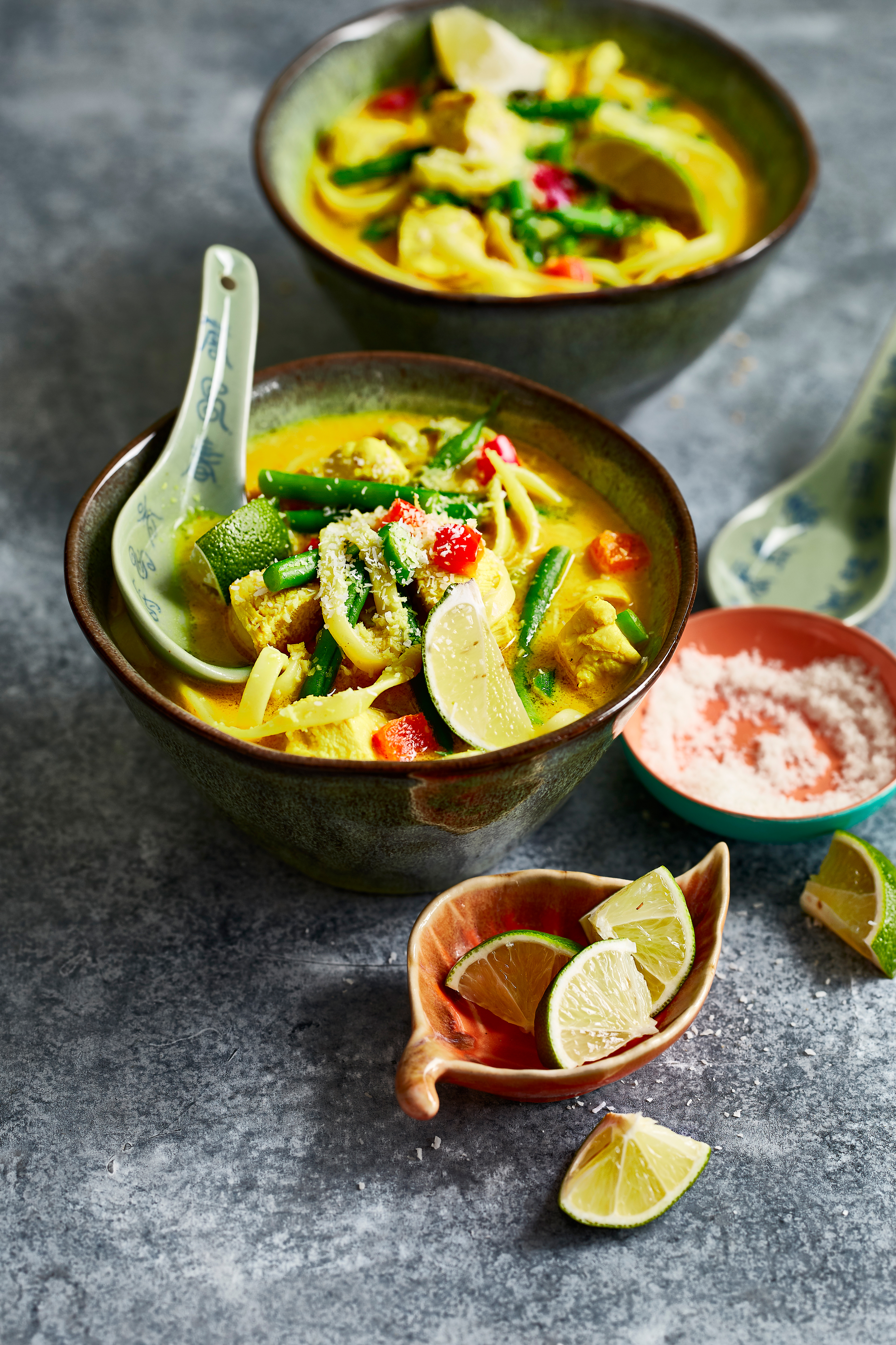 Kokossoep met noedels en kip