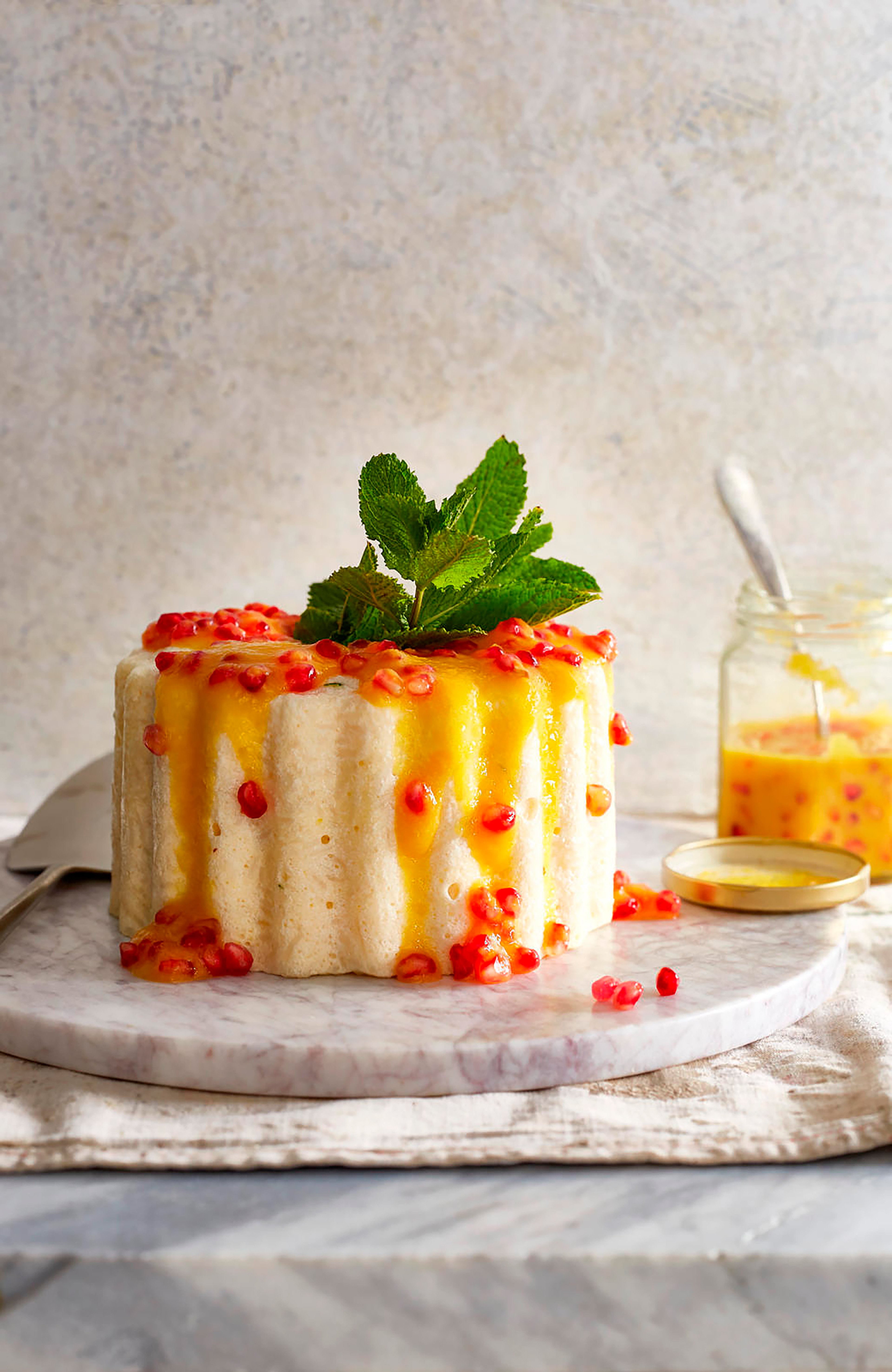 Rijstpudding met kokosmelk en mango-granaatappelsaus