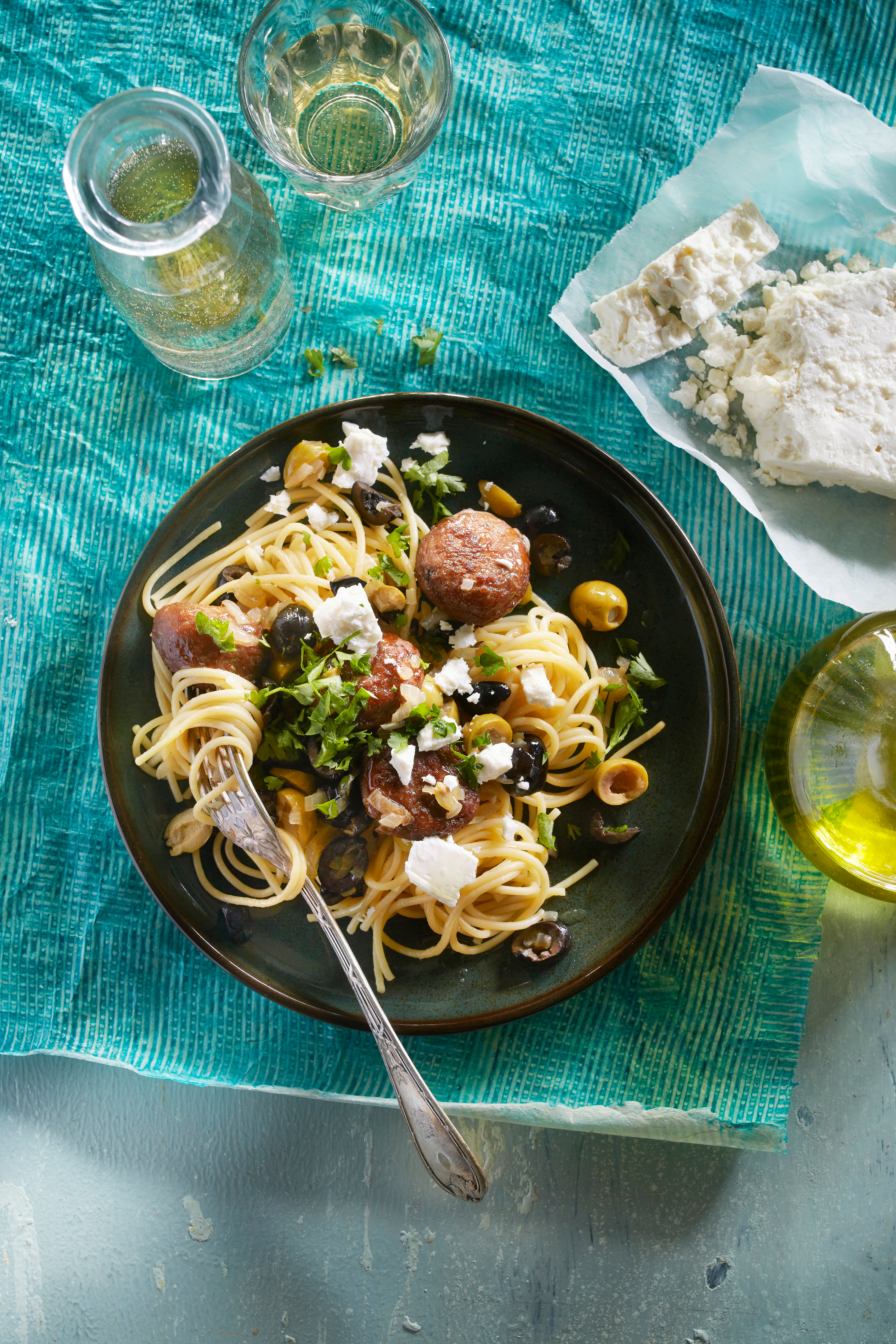 Spaghetti met gehaktballetjes en feta