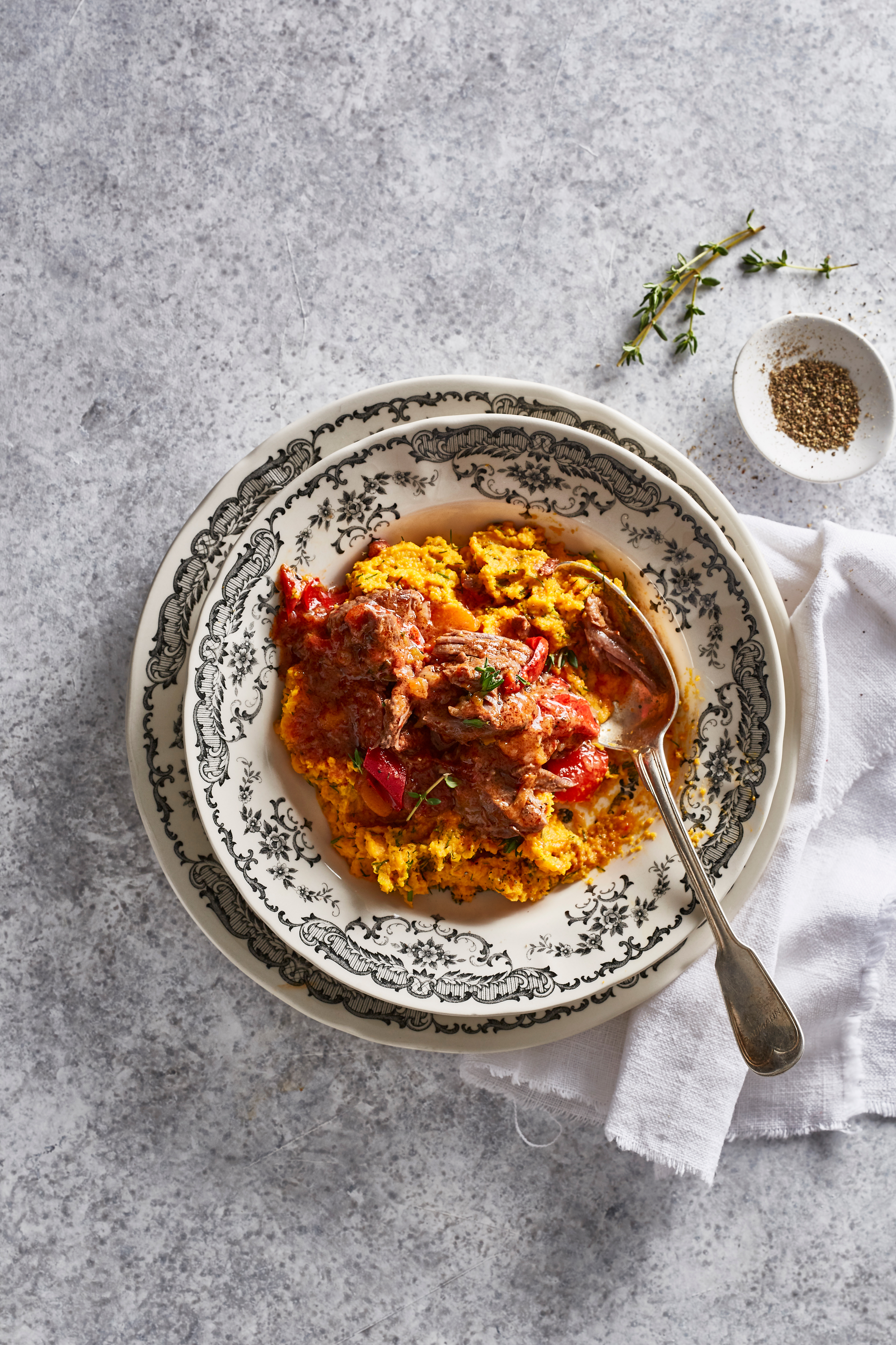 Spaanse stoof met chorizo en wortel-dillepuree