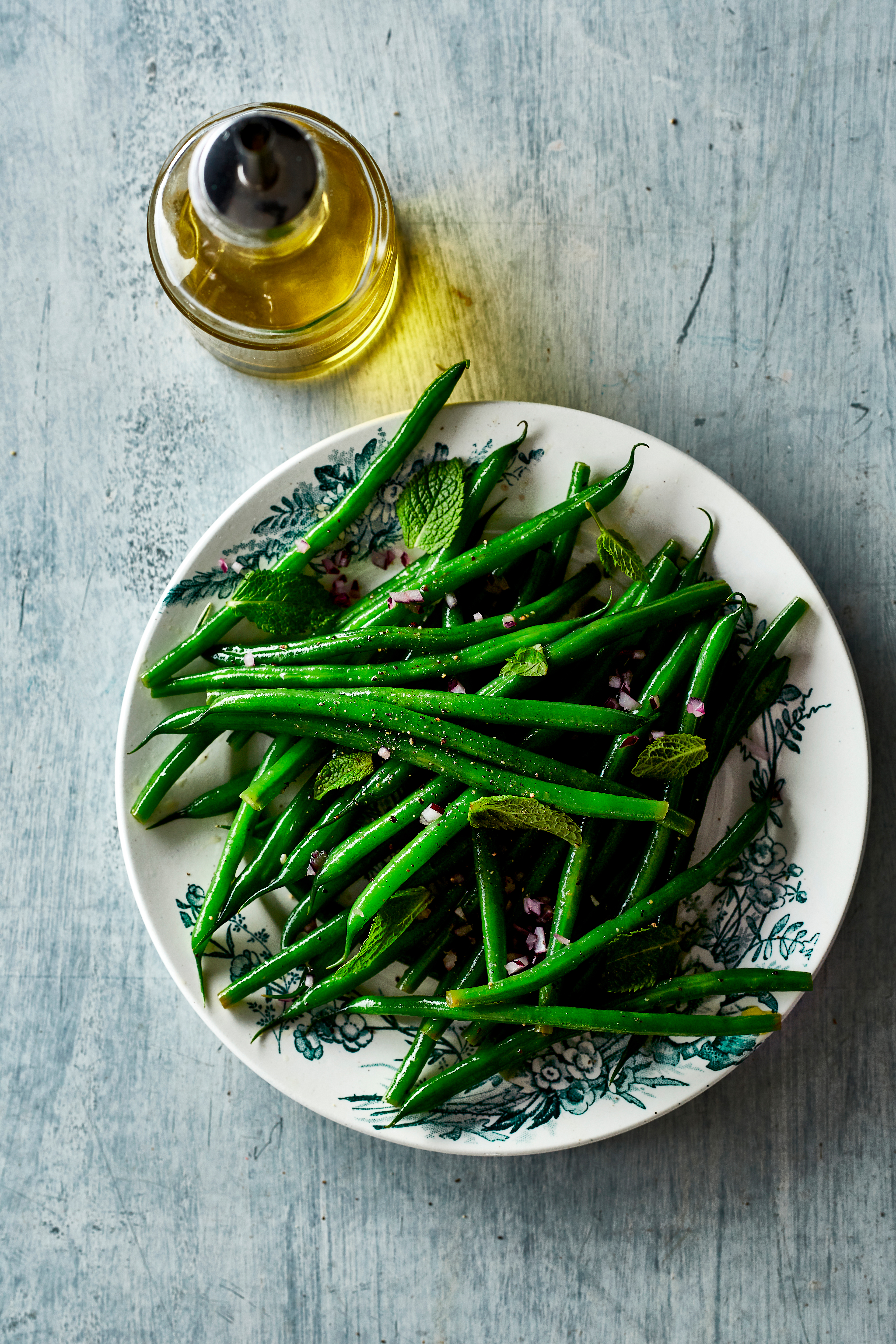 Sperziebonen met vinaigrette en munt