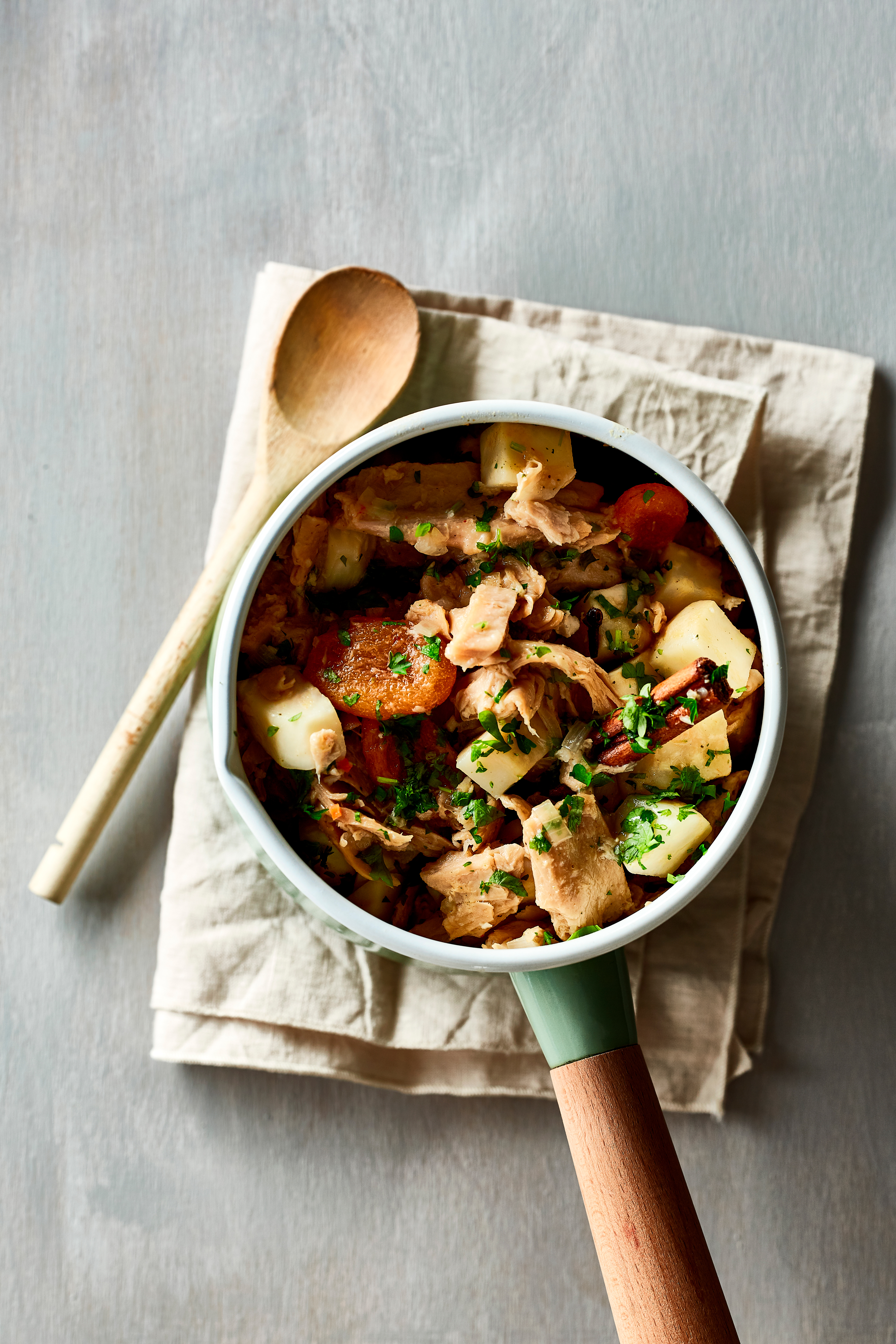 Kruidige vegastoof met abrikozen