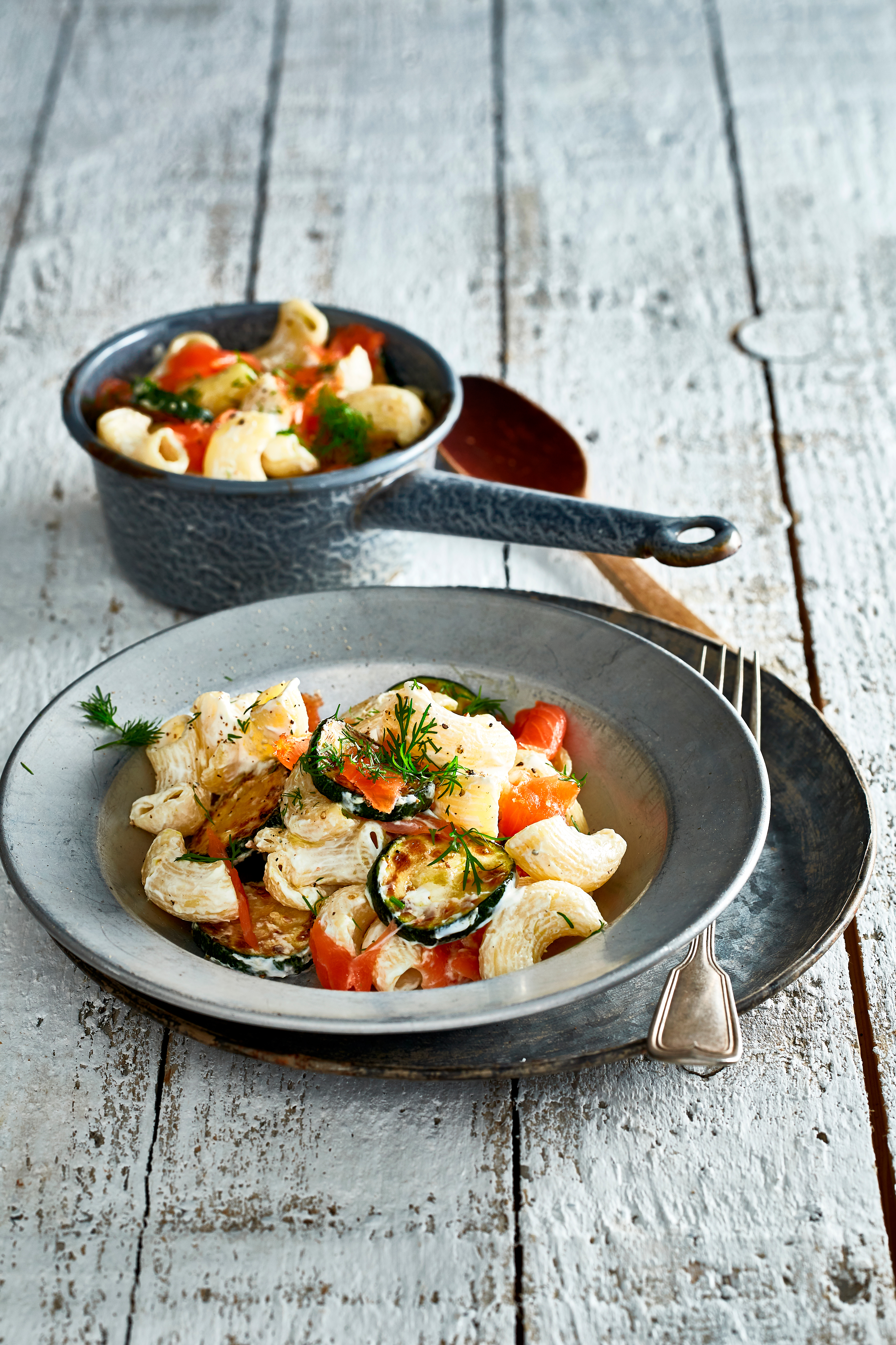 Macaroni met gerookte zalm en roomkaas