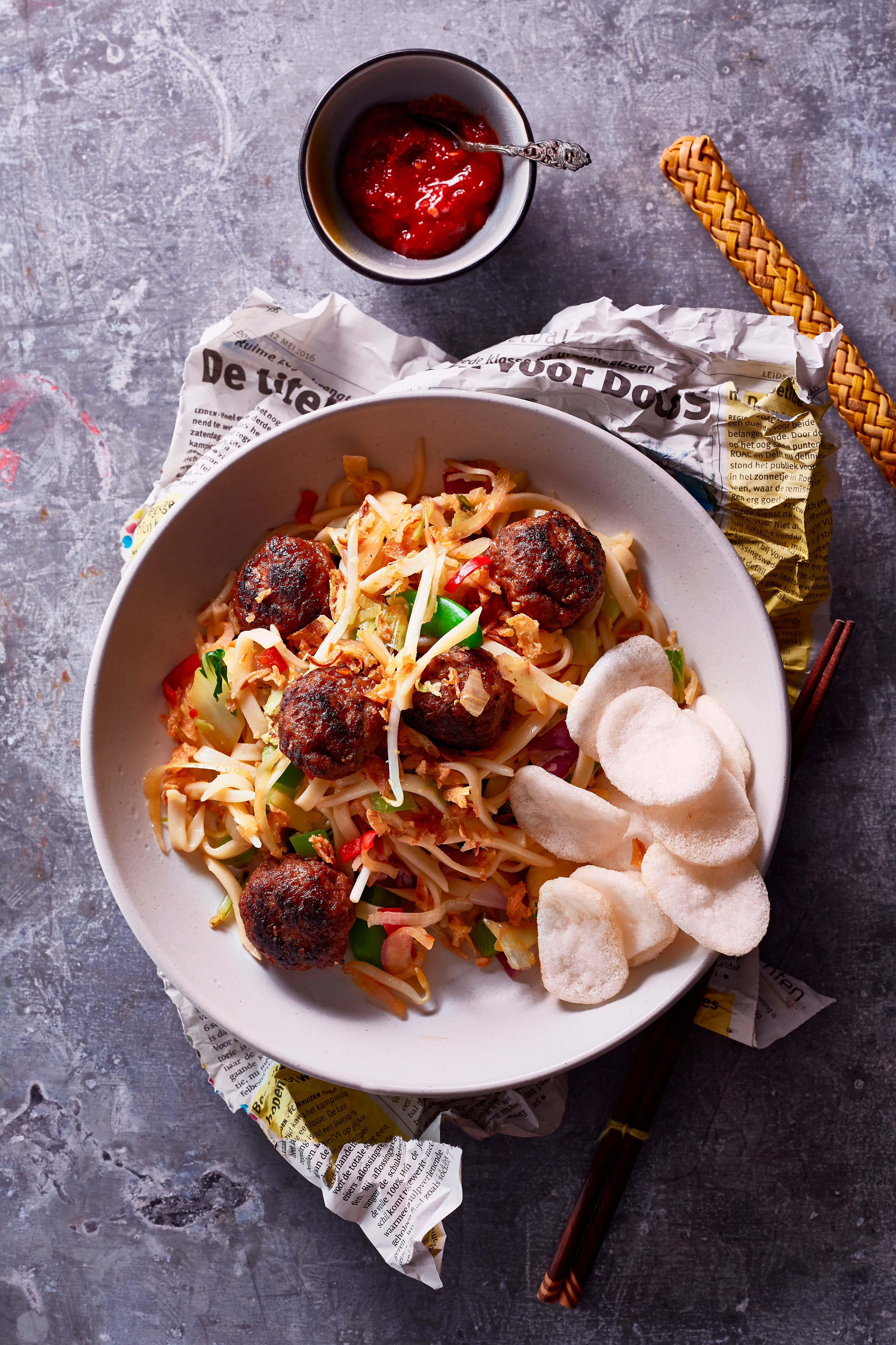 Bami met gehaktballetjes