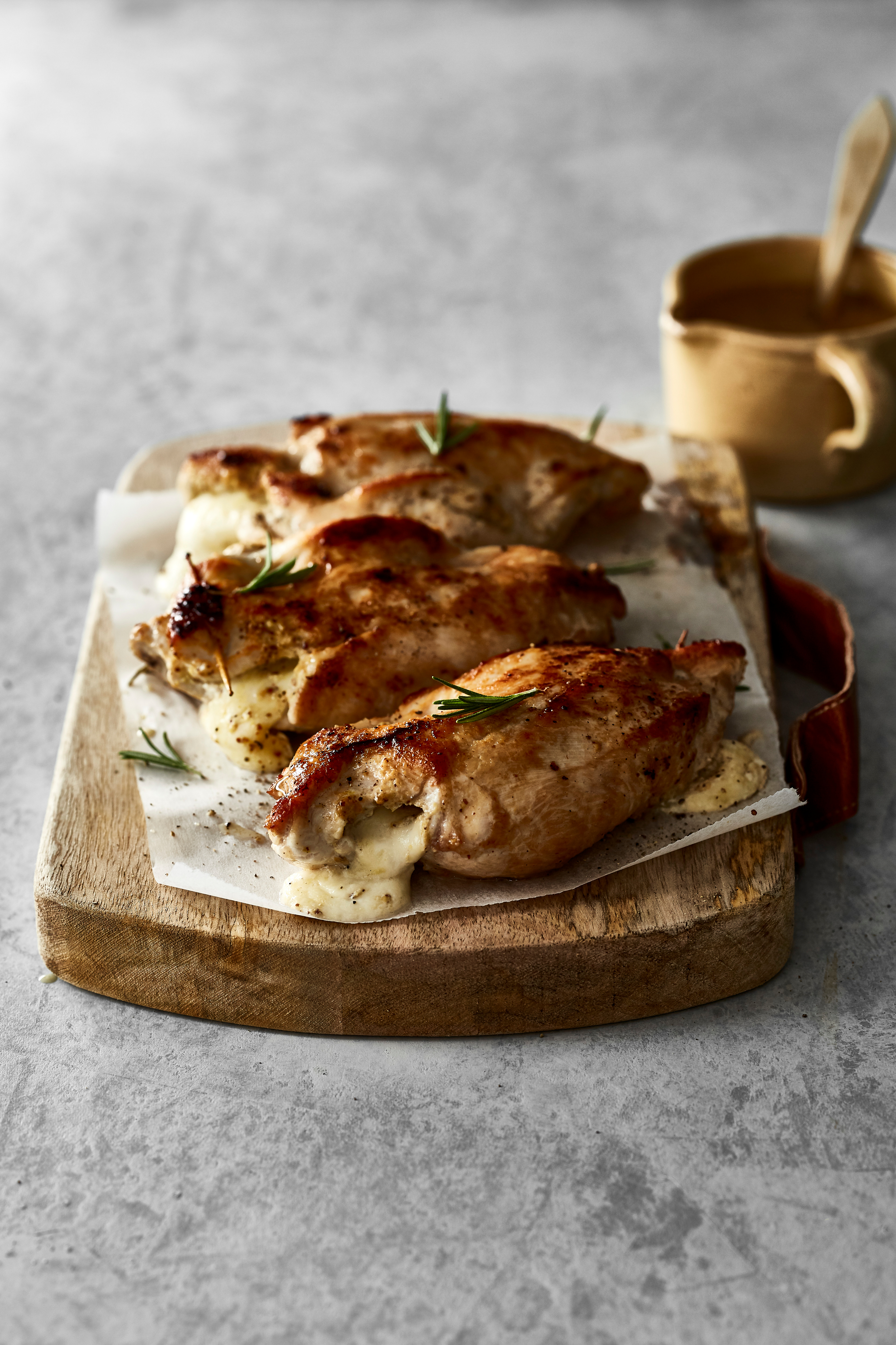 Kipfilet gevuld met mosterd en mozzarella