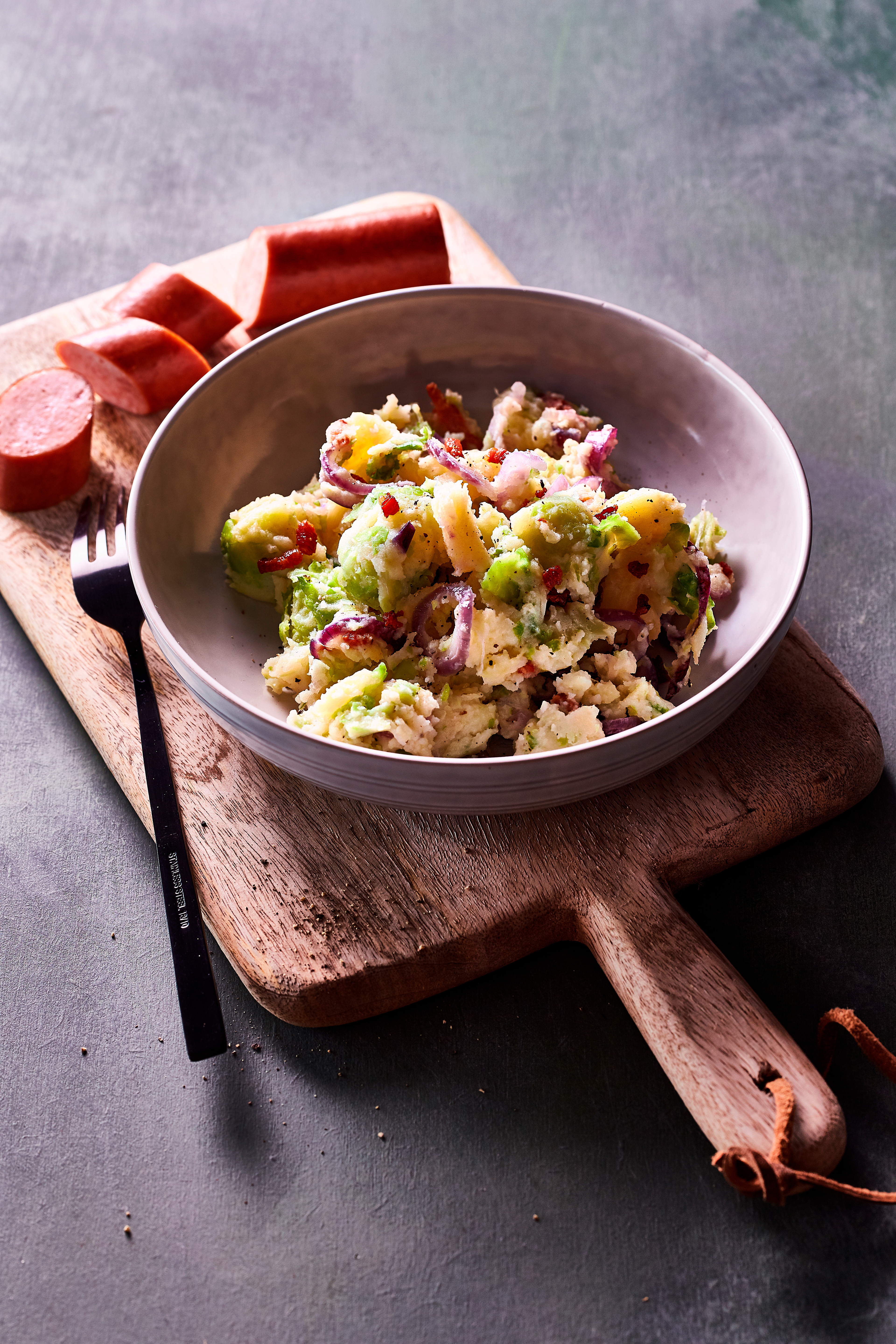 Uienstamppot, met spekjes, spruitjes en ananas