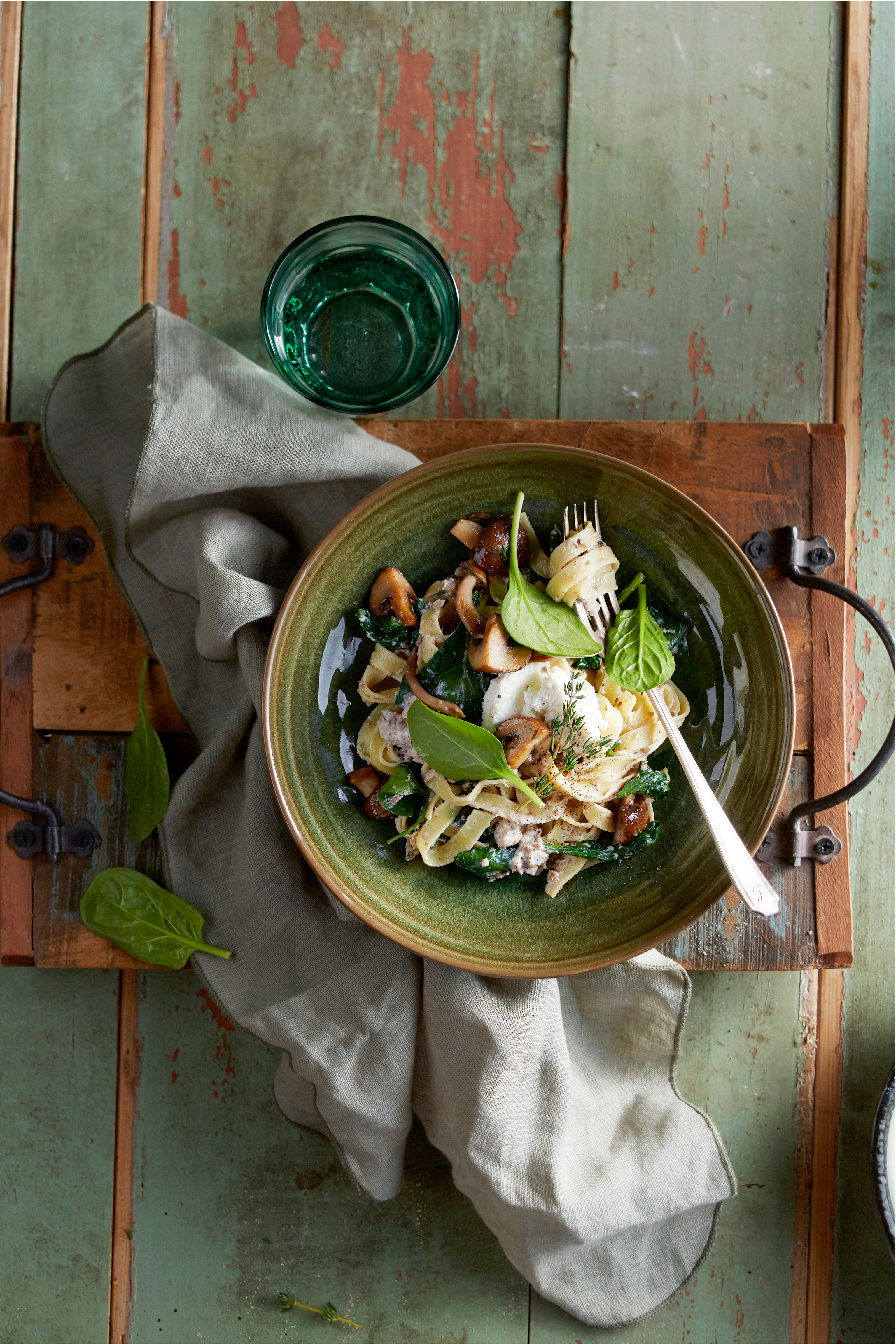 Tagliatelle met paddenstoelentapenade en ricotta