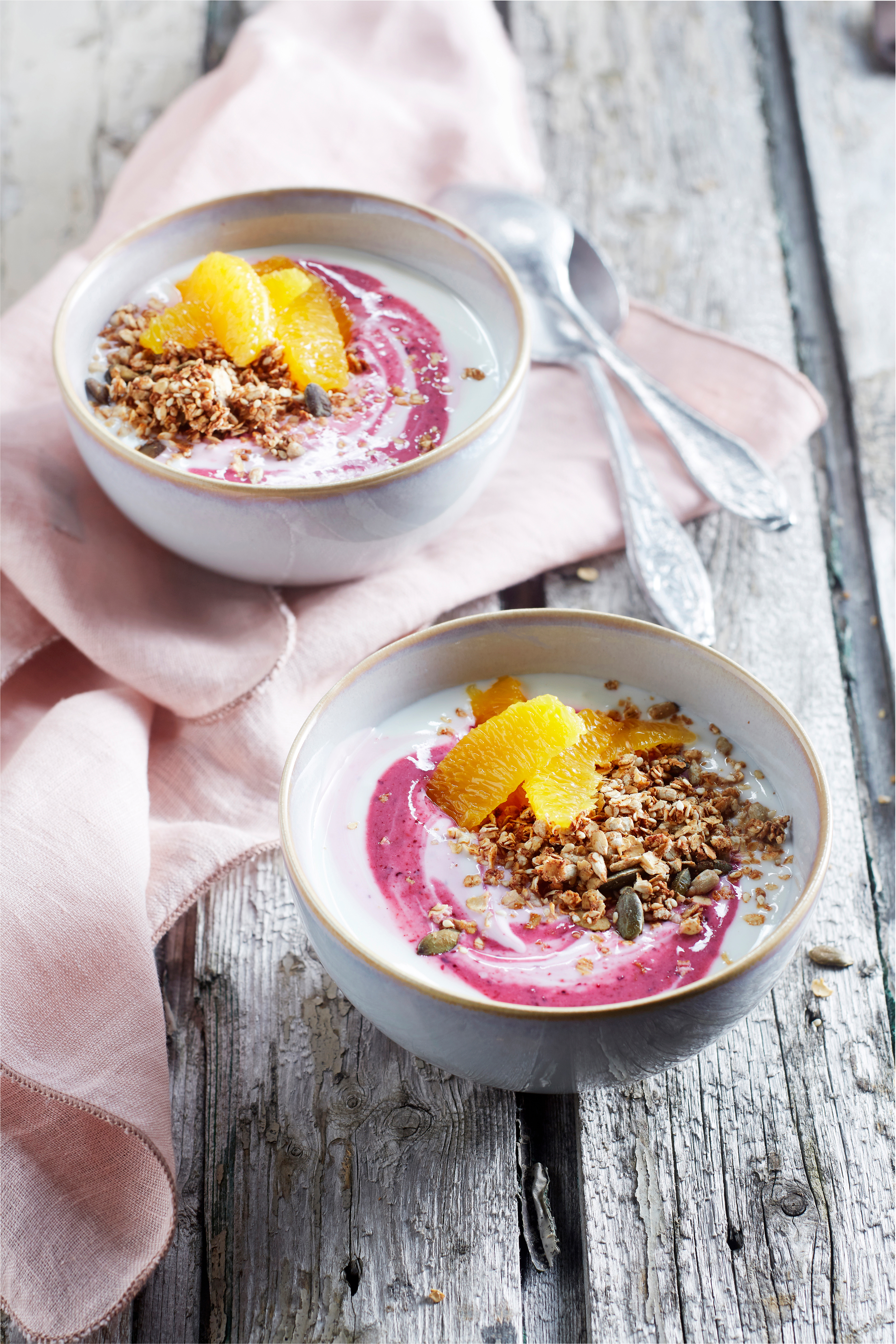 Breakfast bowl met granola