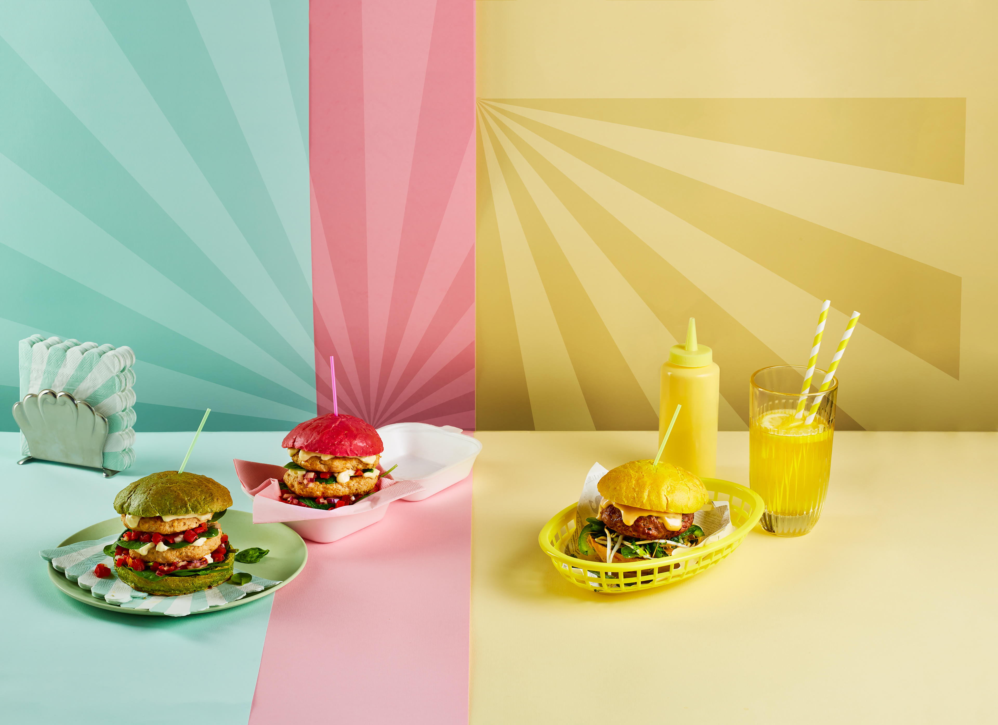 Oosterse hamburger met citroen, koriander en taugésalsa