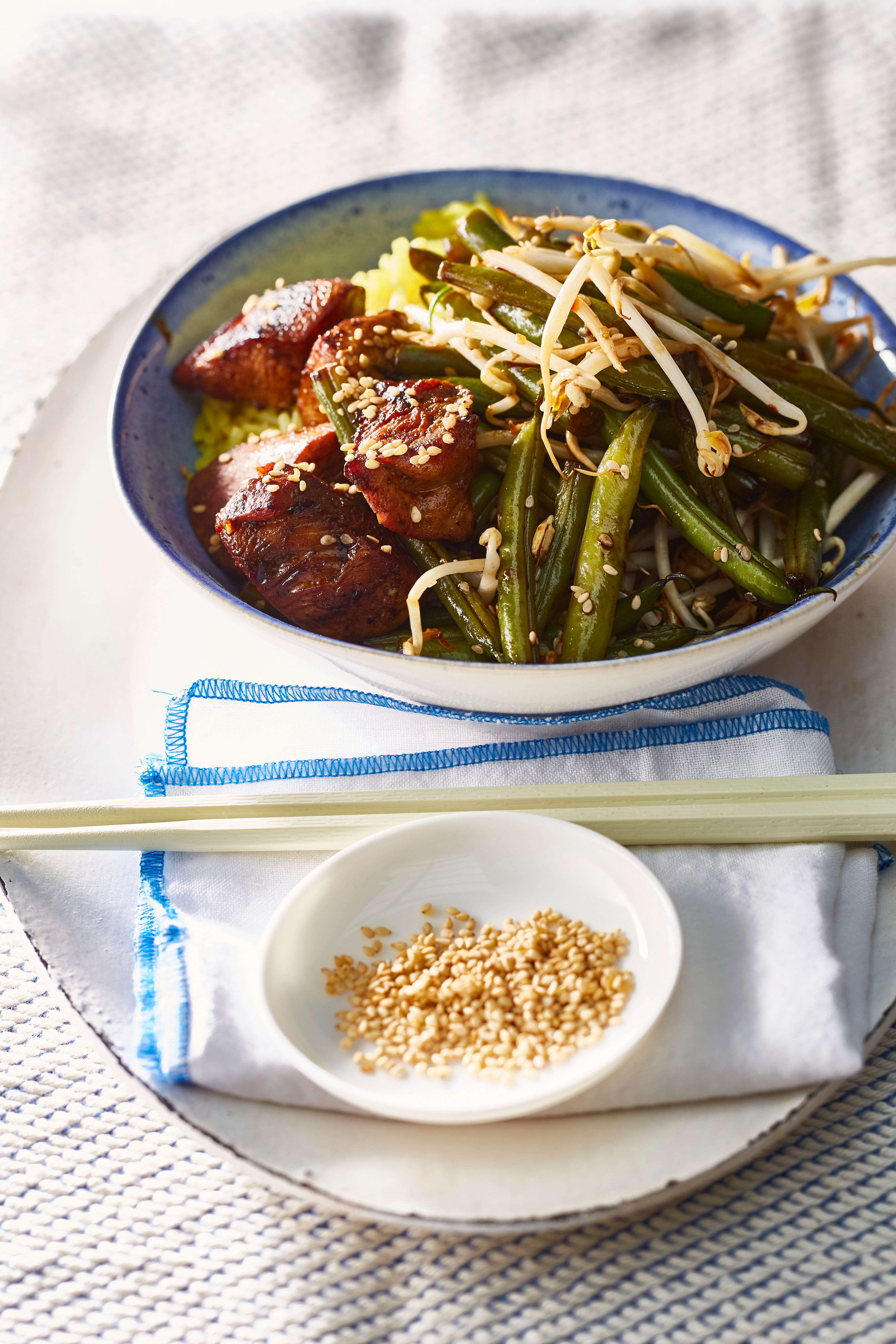 Sperziebonen met taugé, ketjap en sesam