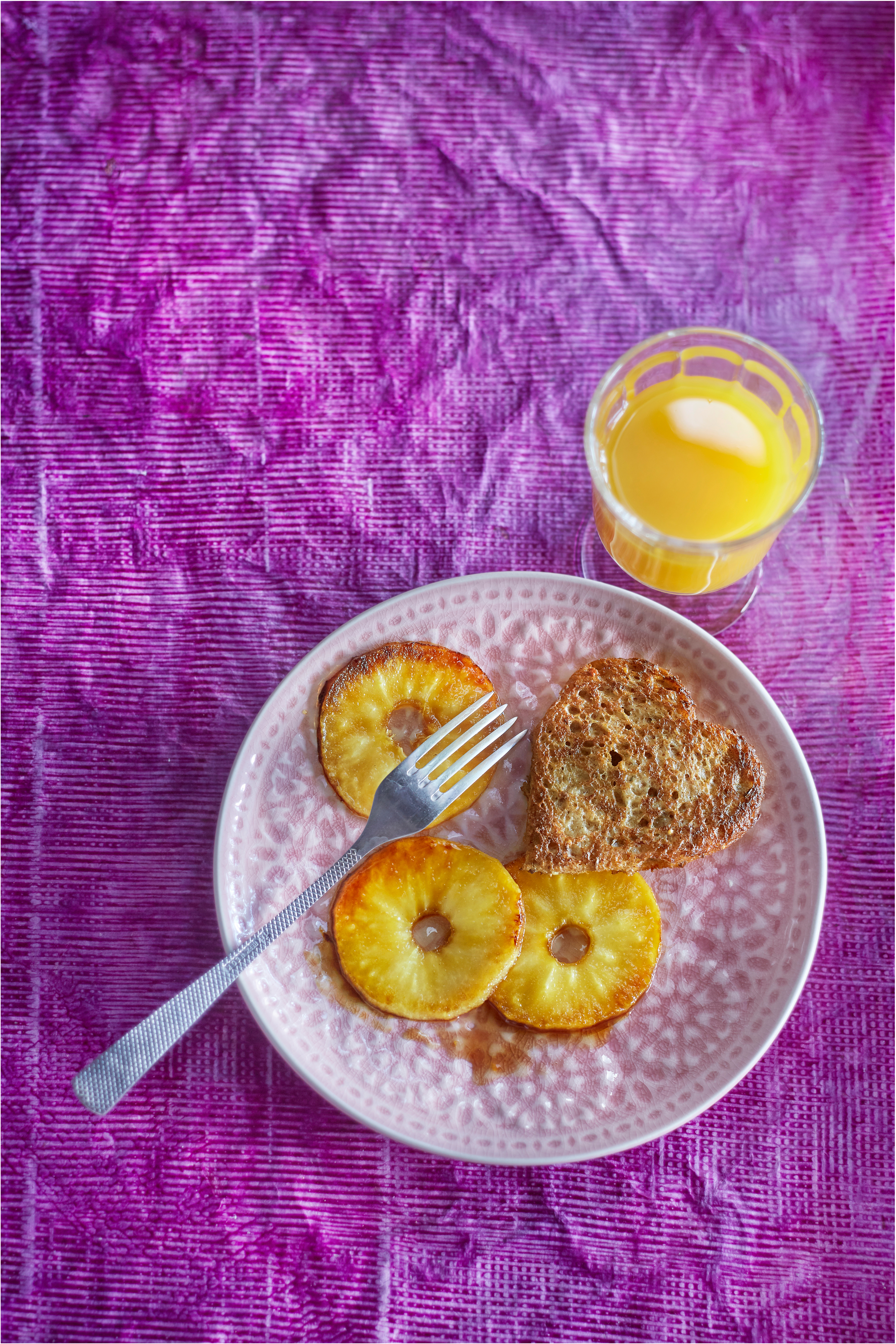 Wentelteefjes met gekaramelliseerde appel