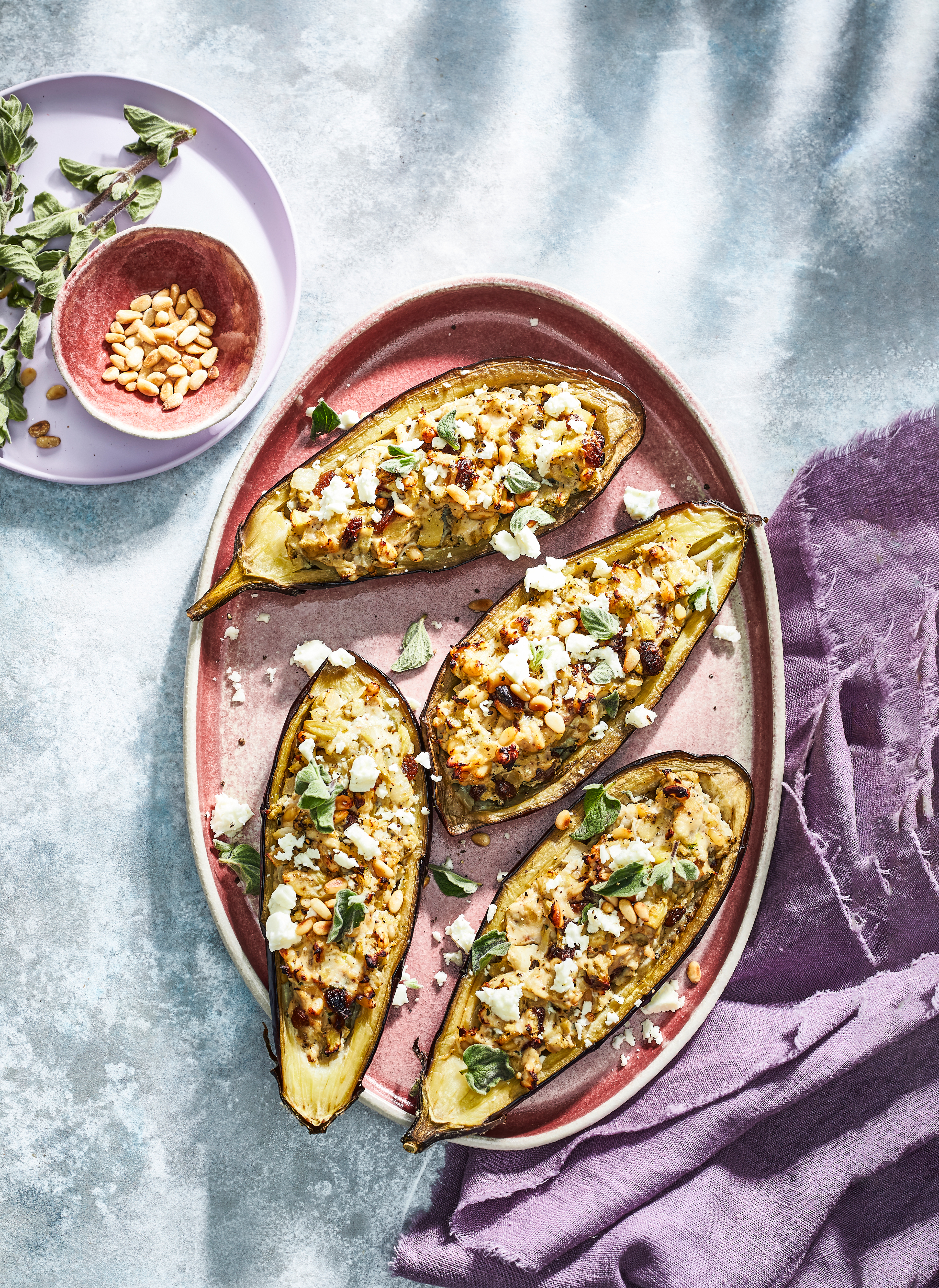 Aubergine gevuld met gekruide kip