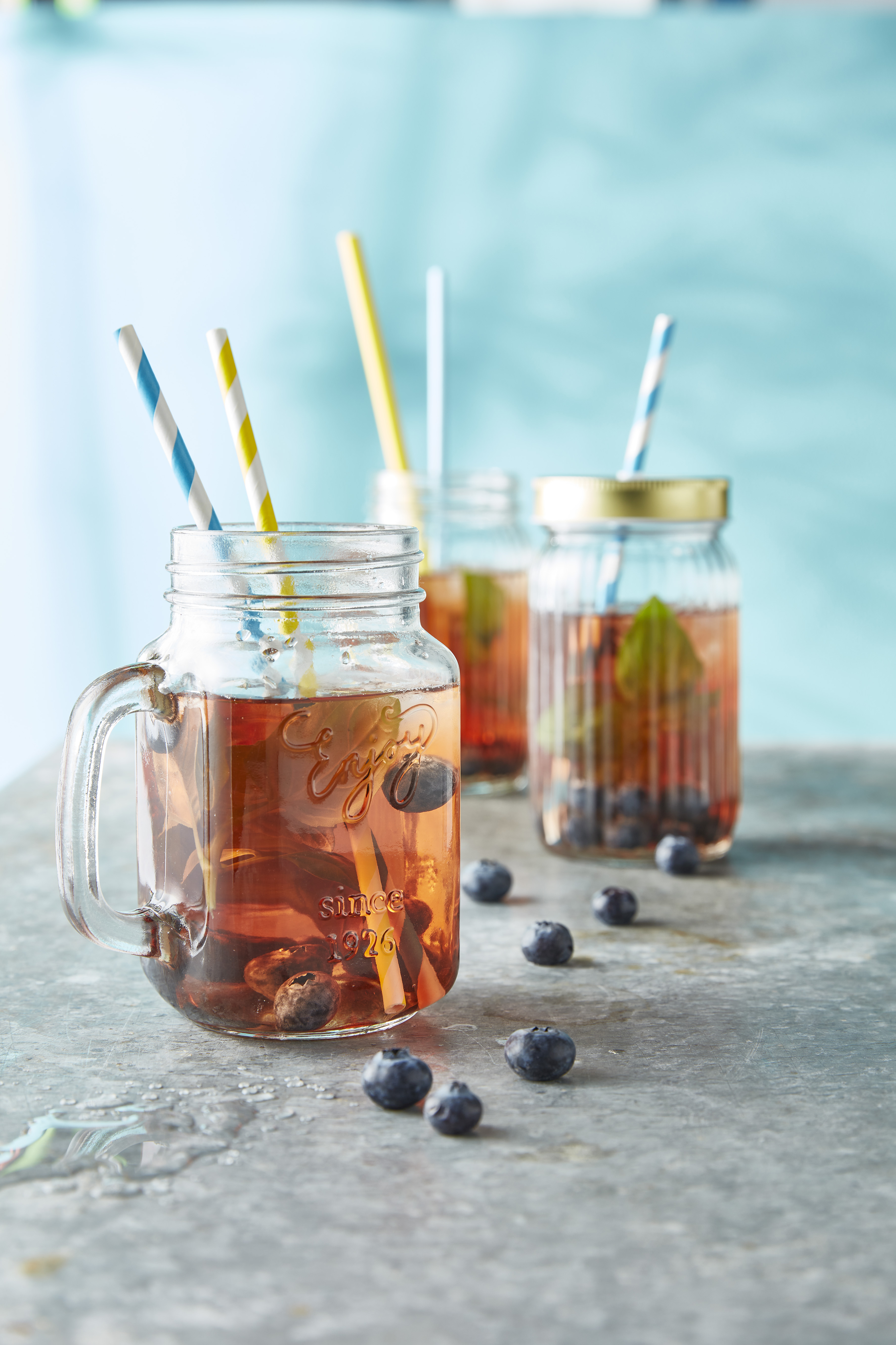 Bosvruchten-ijsthee met basilicum