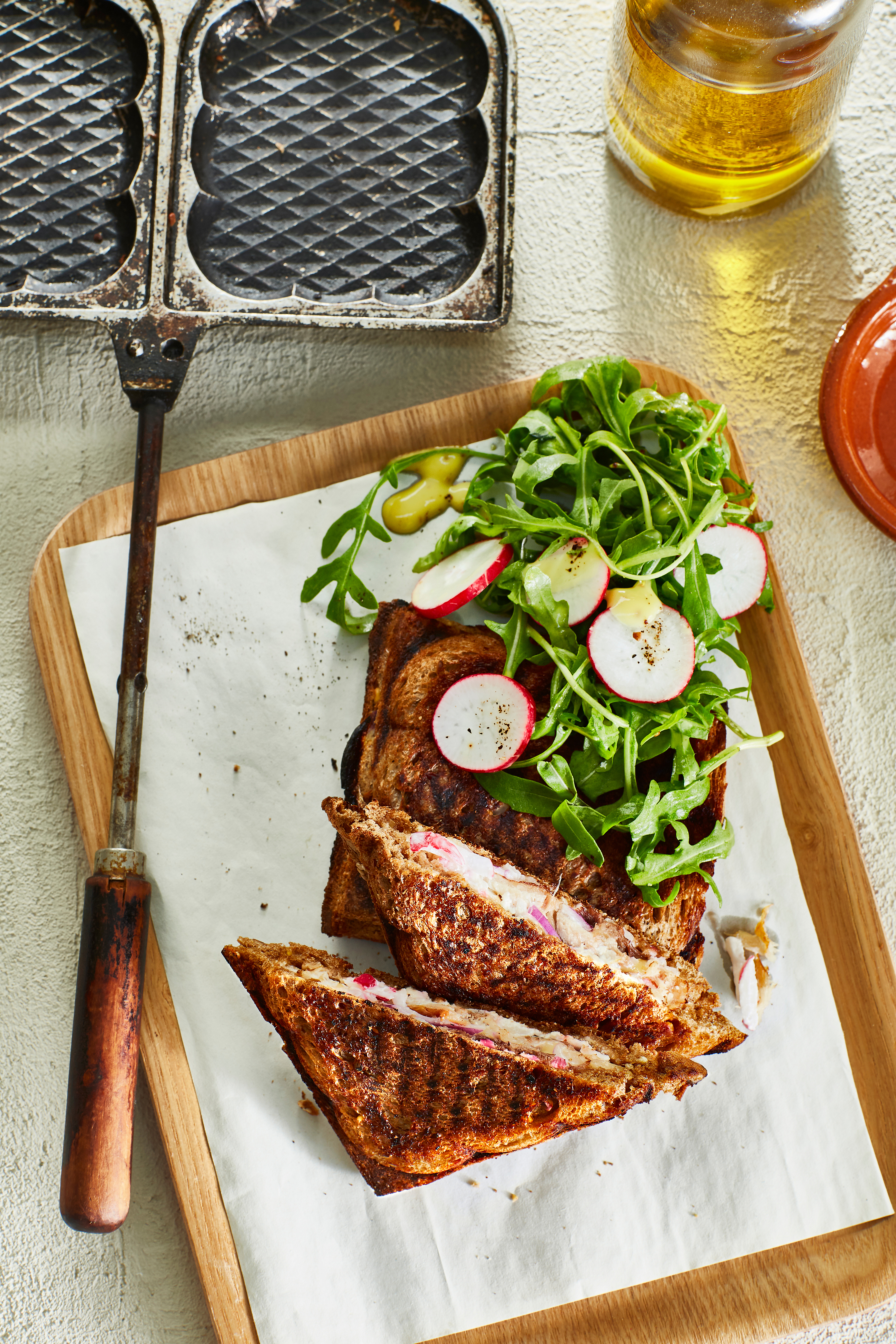 Tosti met makreel en radijsspread