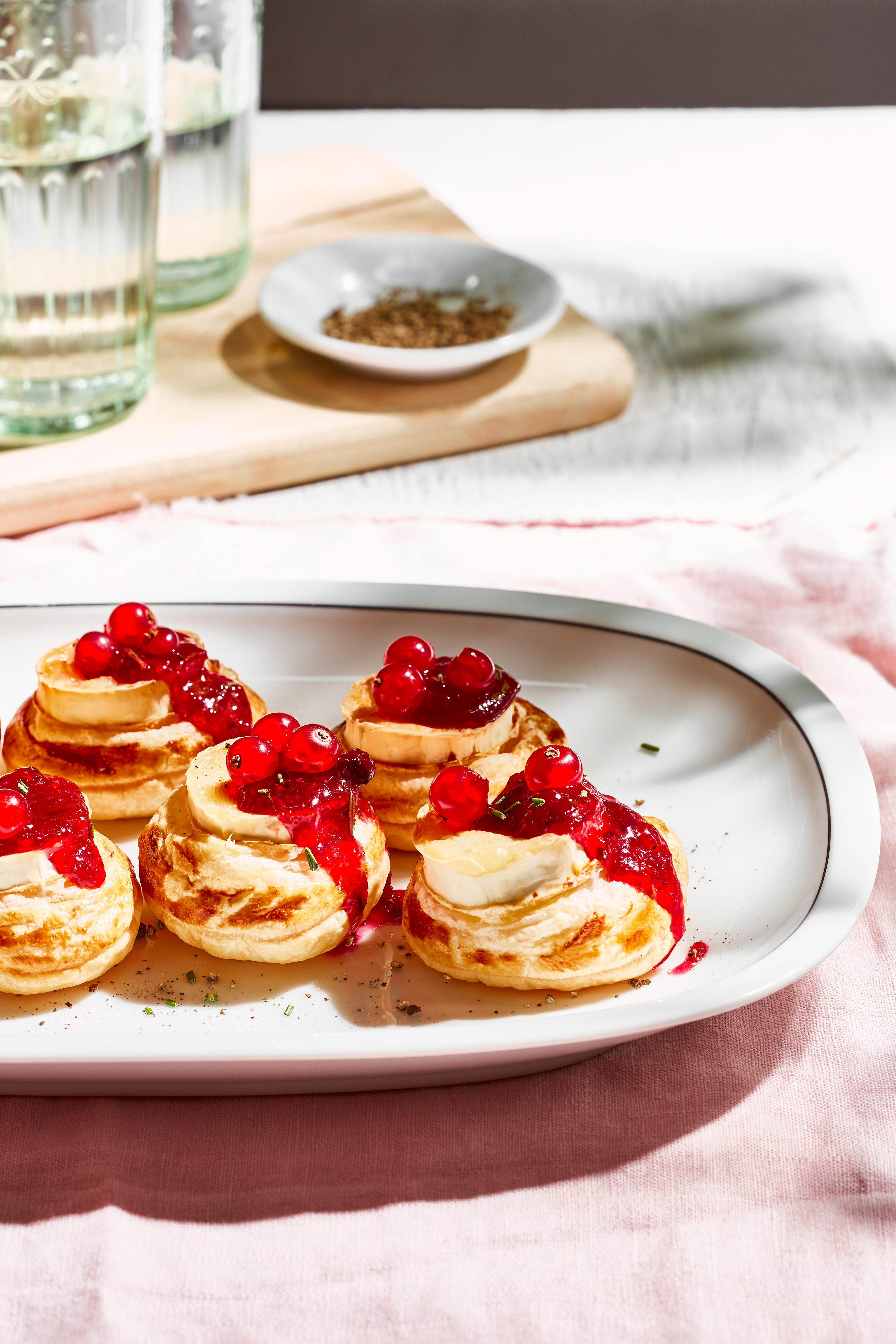 Aalbessenhapjes met geitenkaas