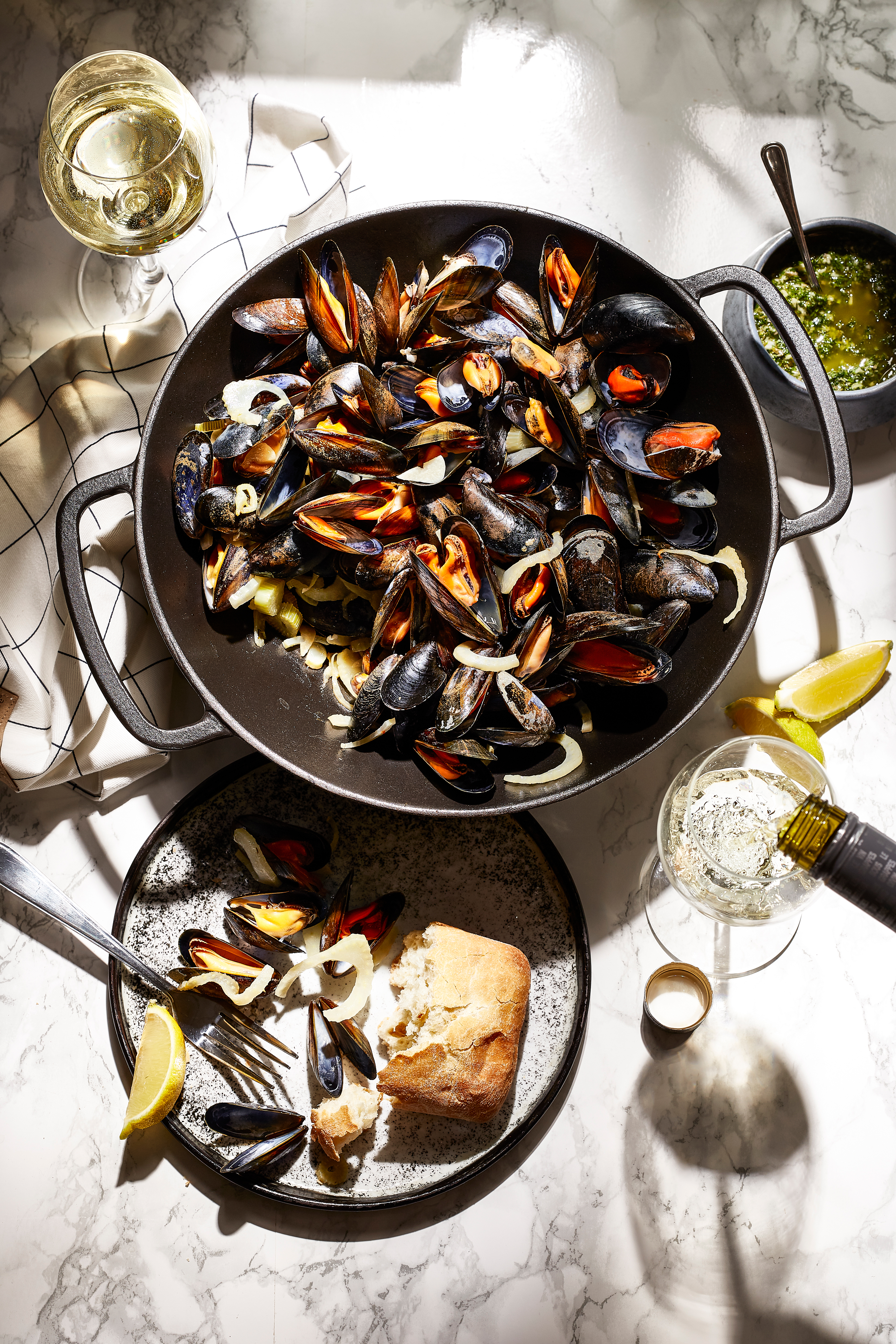 Gestoomde mosseltjes met venkel en salsa verde