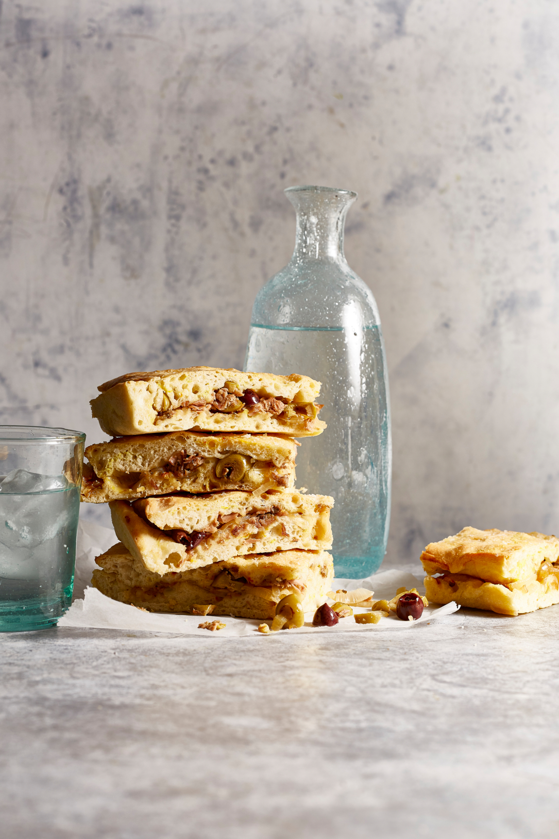 Schiacciata Siciliana met tonijn en olijven